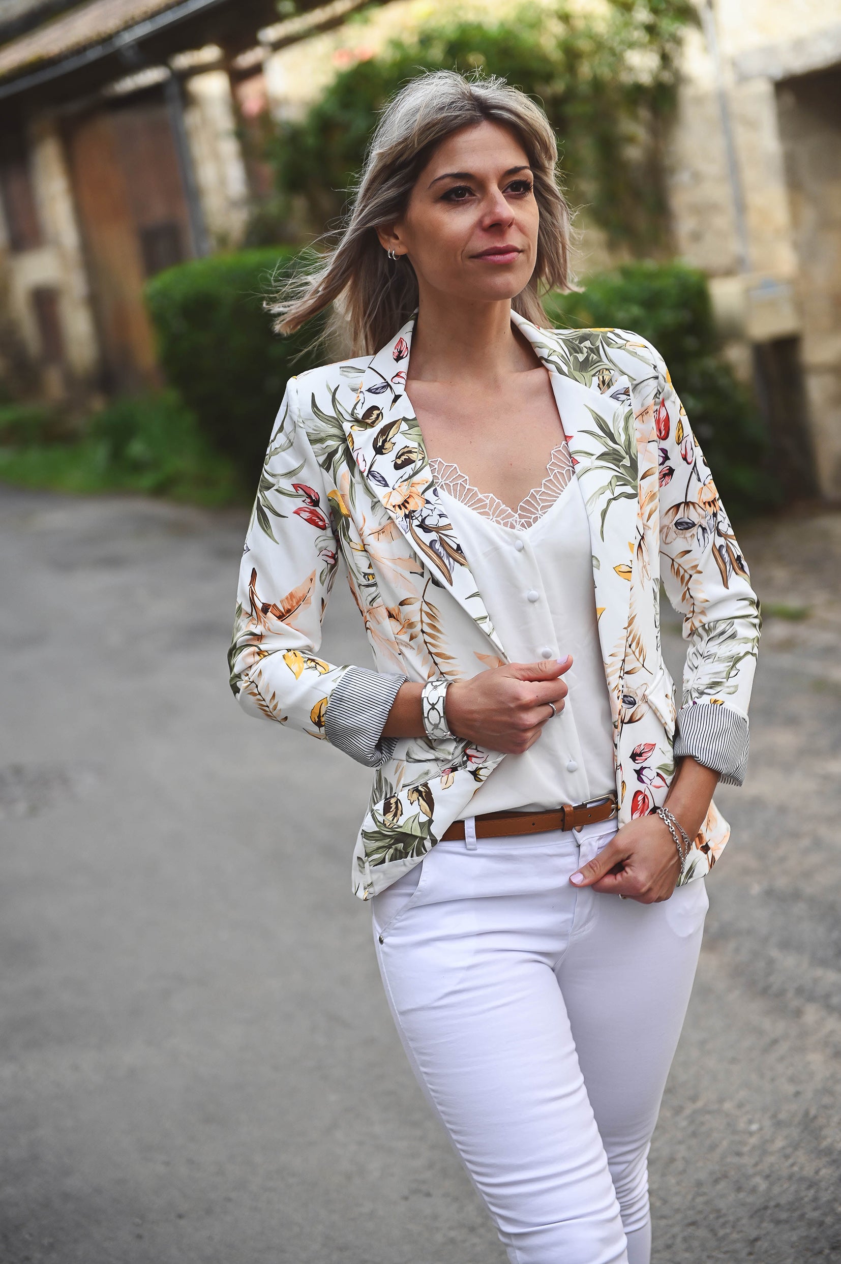 Blazer écru motif fleuri la boutique de Lydie