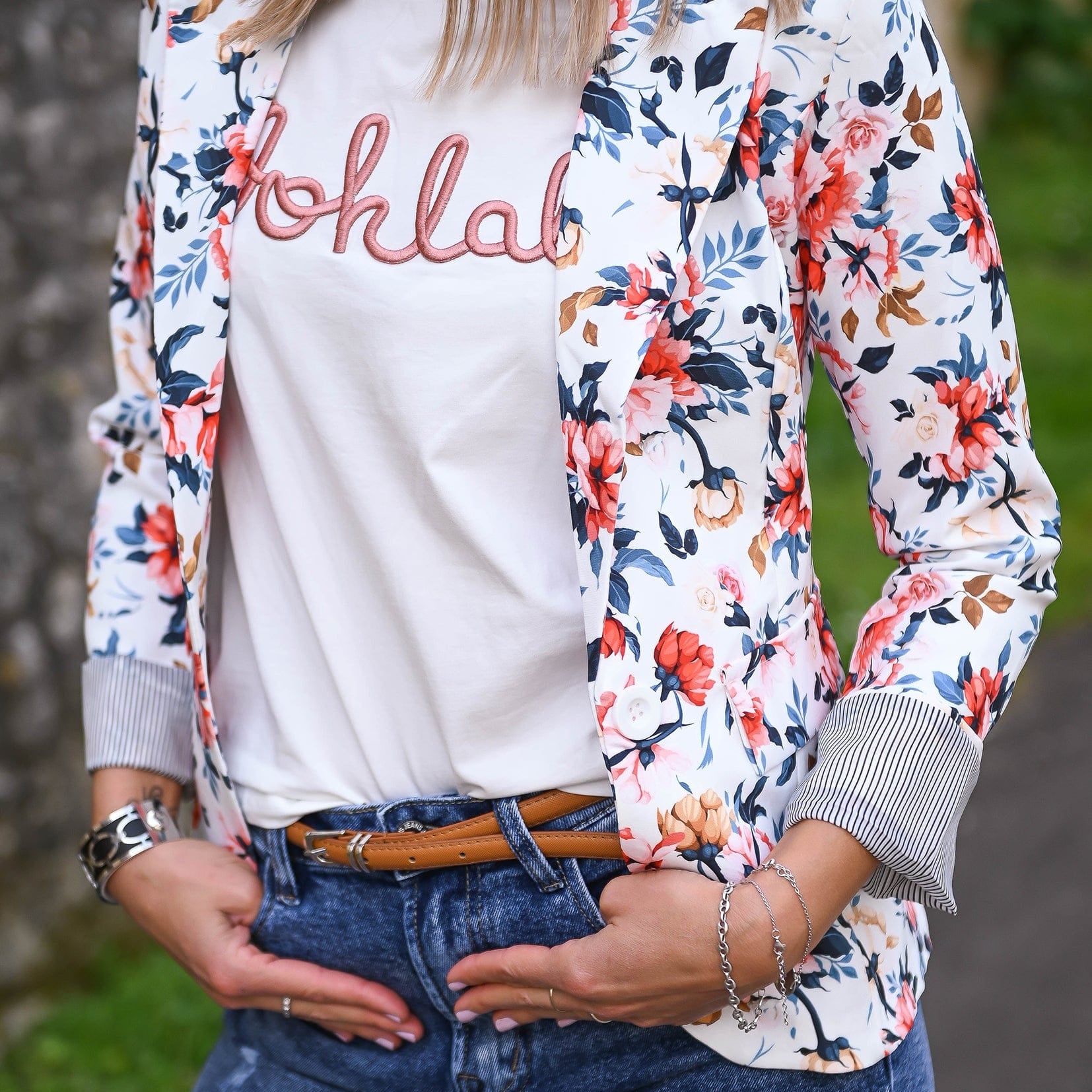 Blazer blanc motif fleuri rouge la boutique de lydie