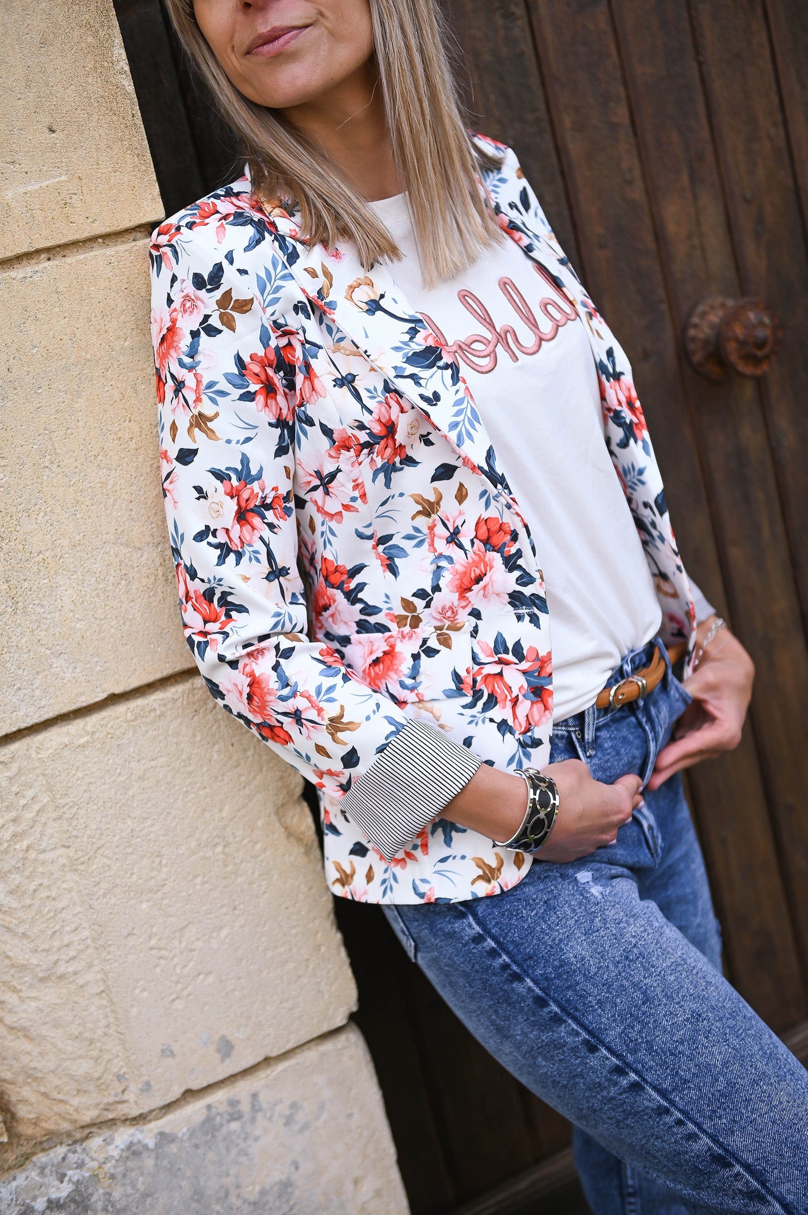 Blazer blanc motif fleuri rouge la boutique de lydie