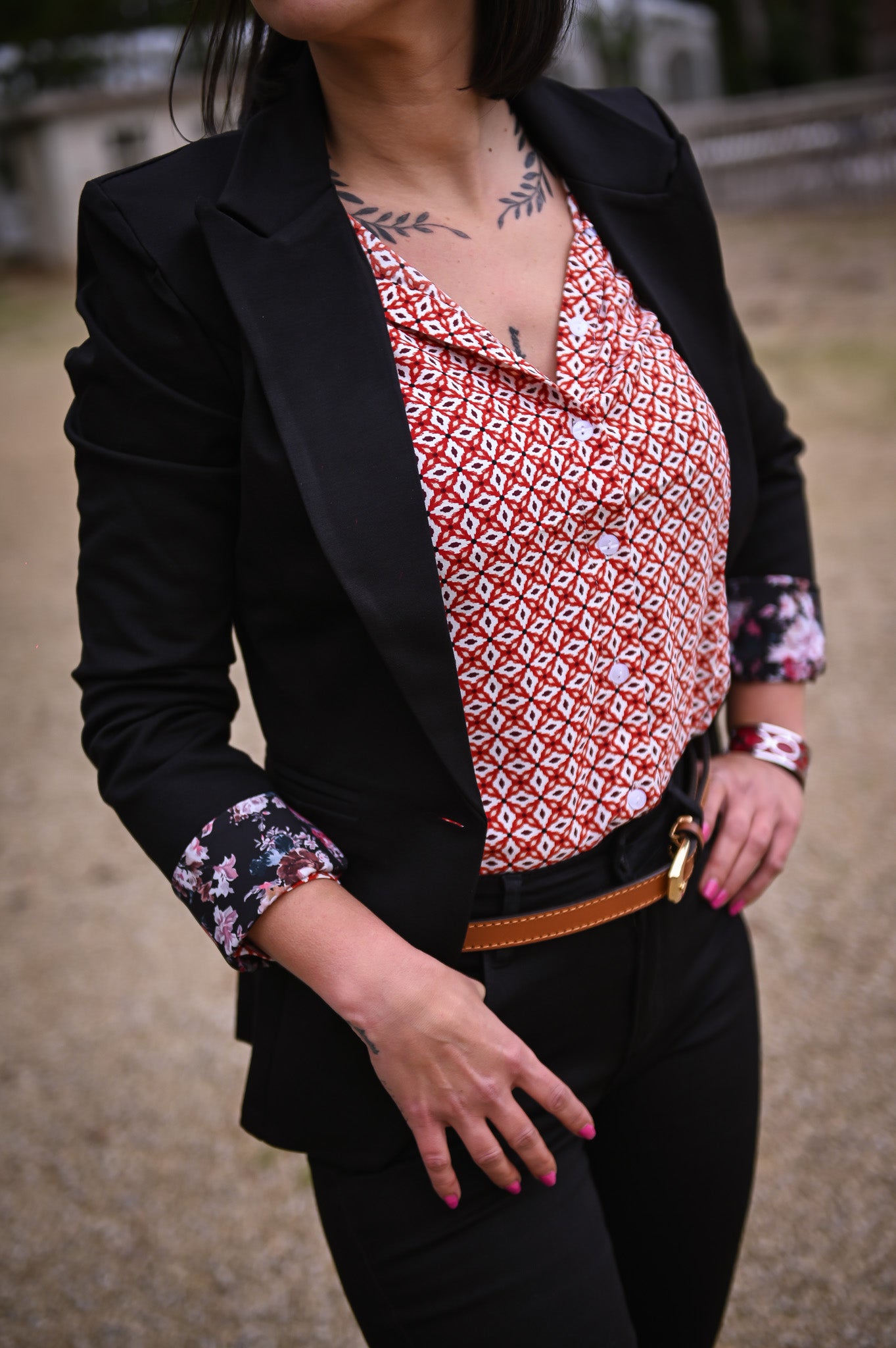 blazer noir revers fleuri la boutique de lydie