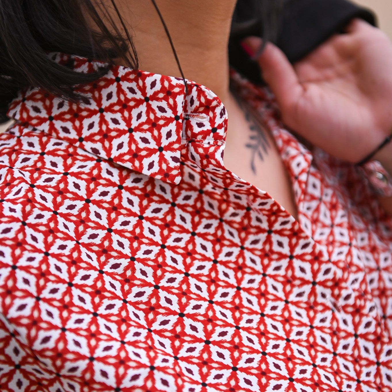 Chemise imprimé géométrique rouge