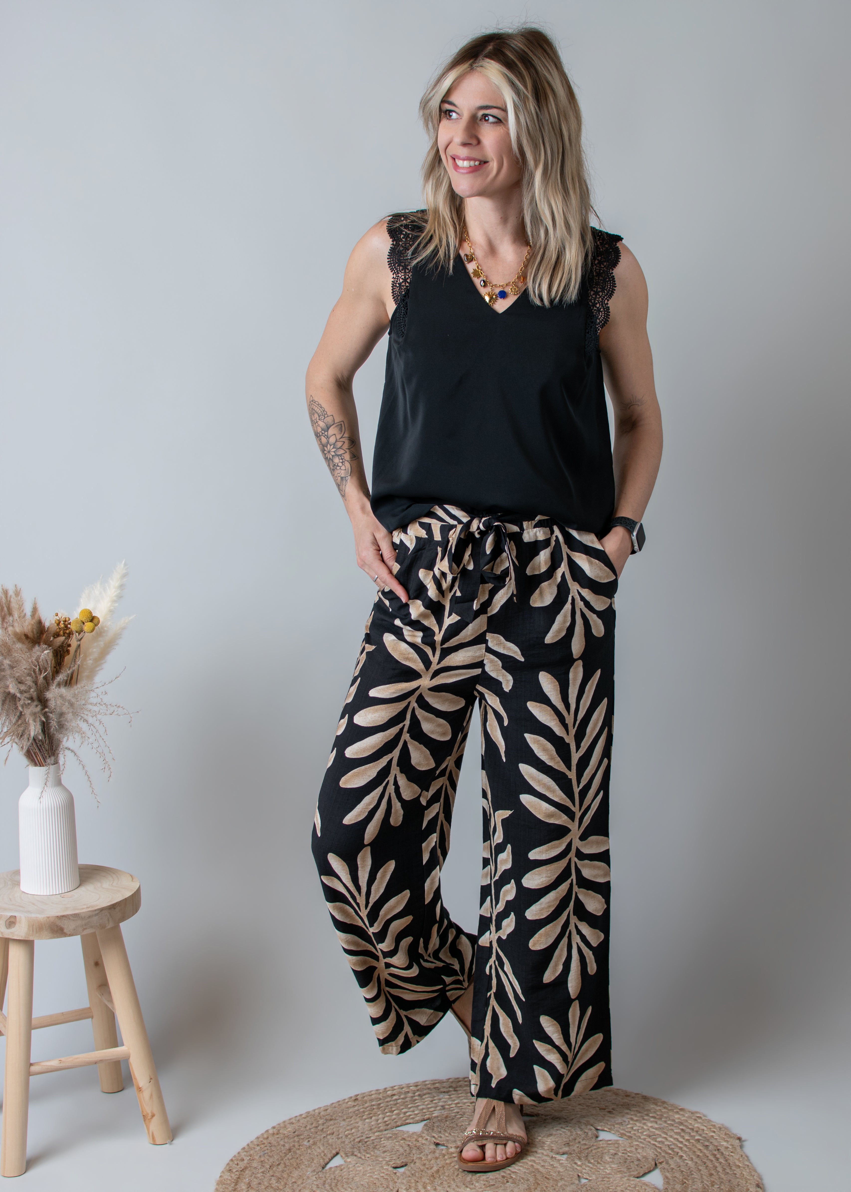 Pantalon fluide noir et beige femme