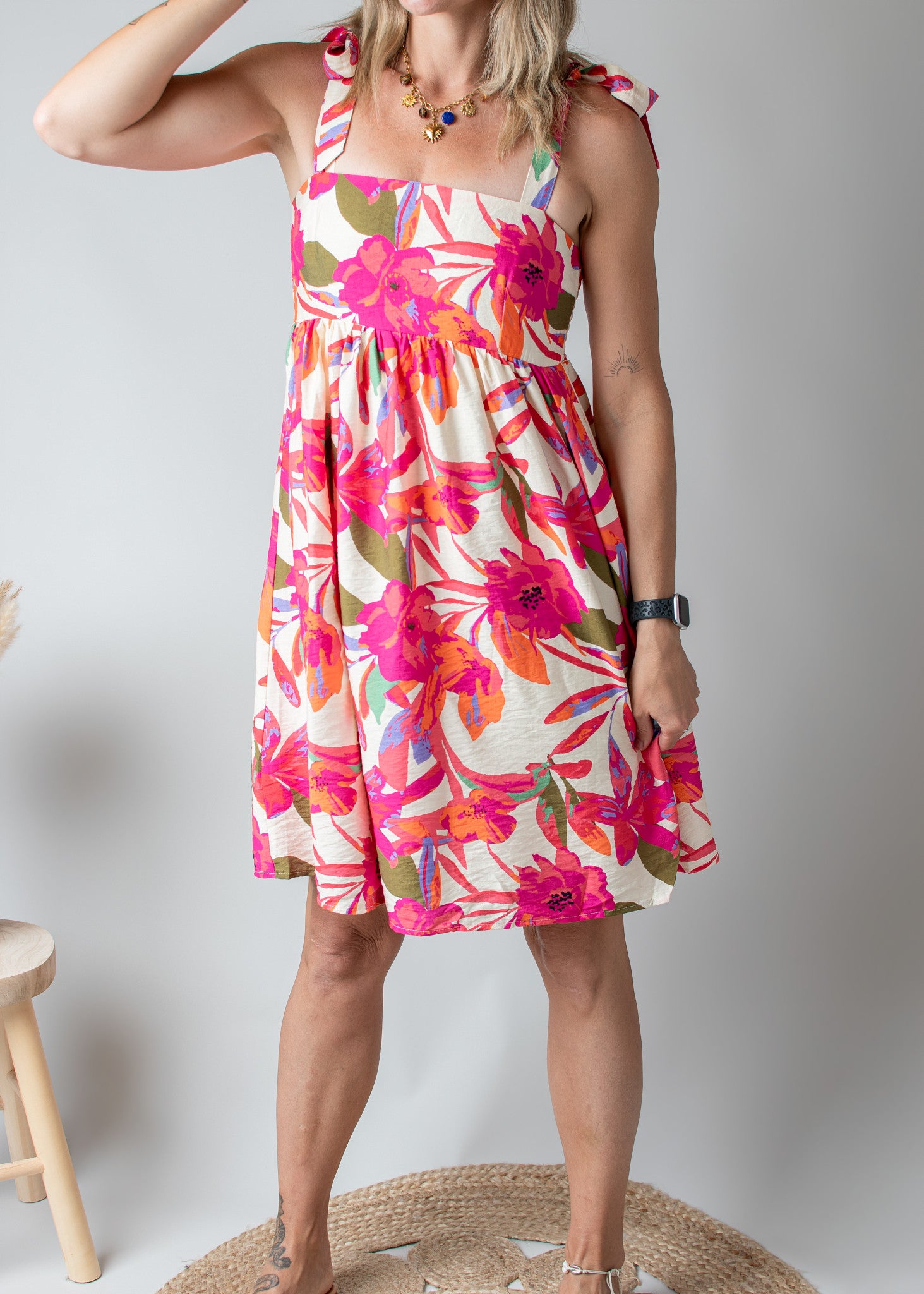 Robe Courte Fleurie Fuchsia