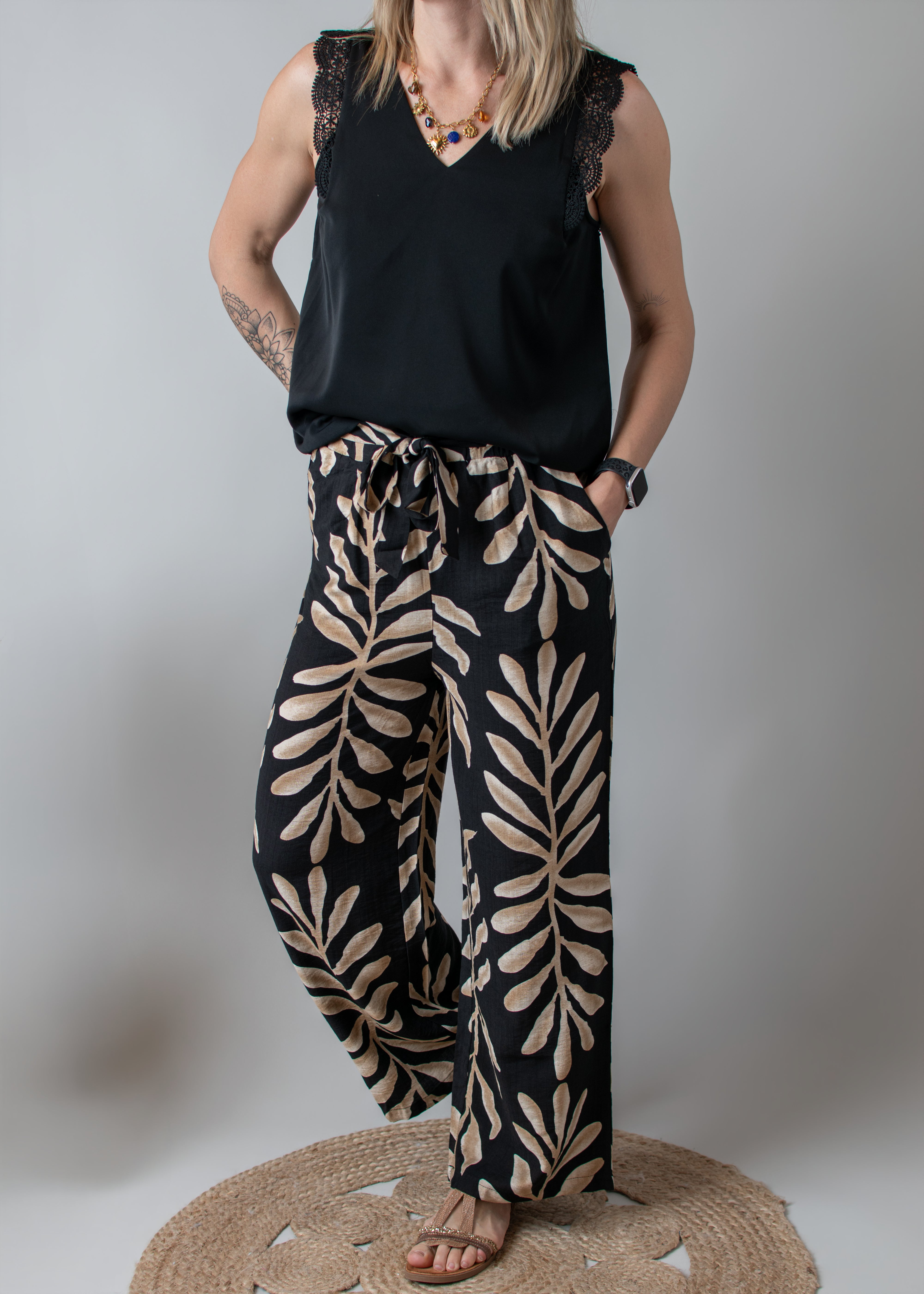 Pantalon fluide noir et beige femme