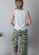 Blouse blanche, col V avec dentelle 