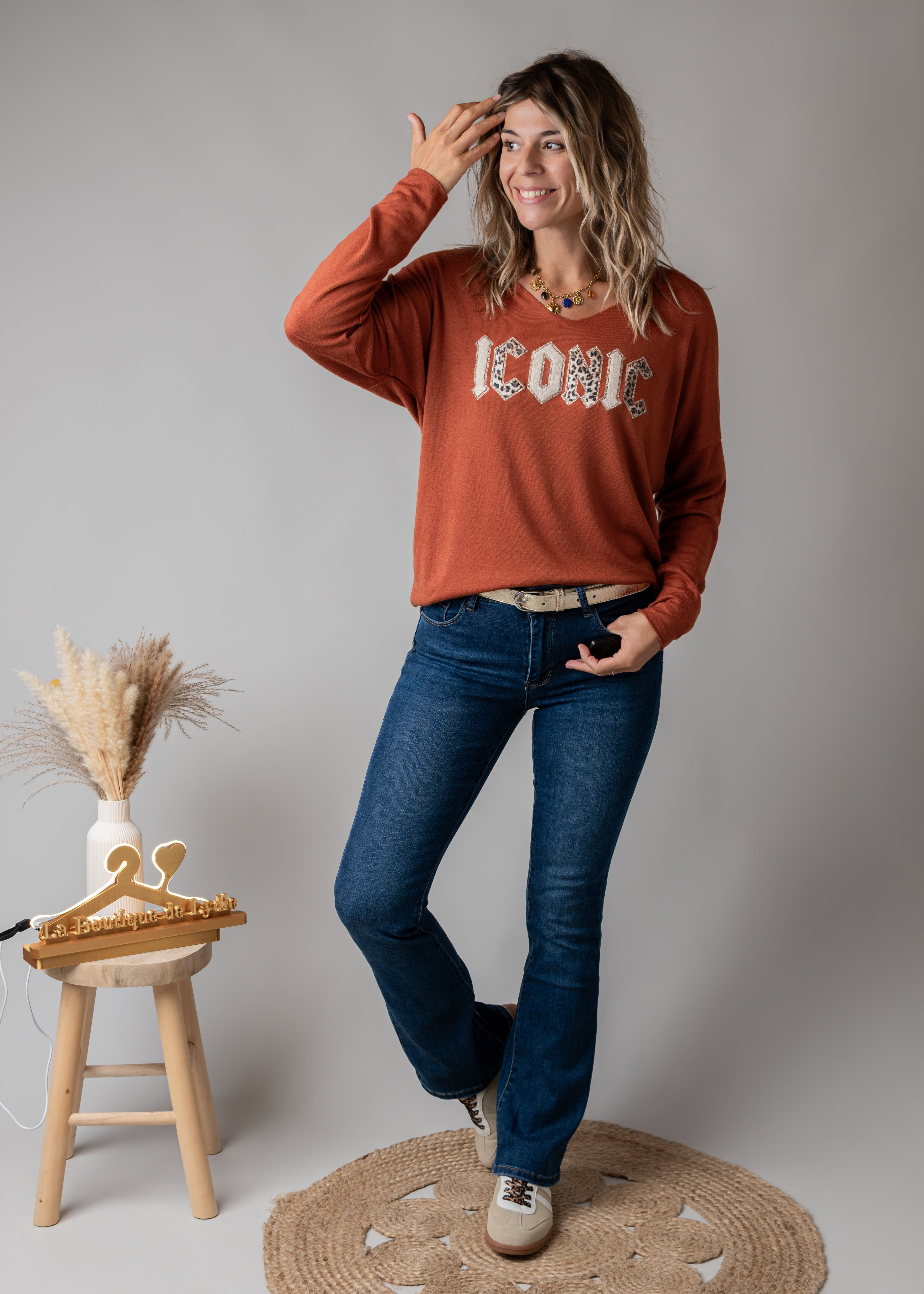 Pull fin col V terracotta Iconic