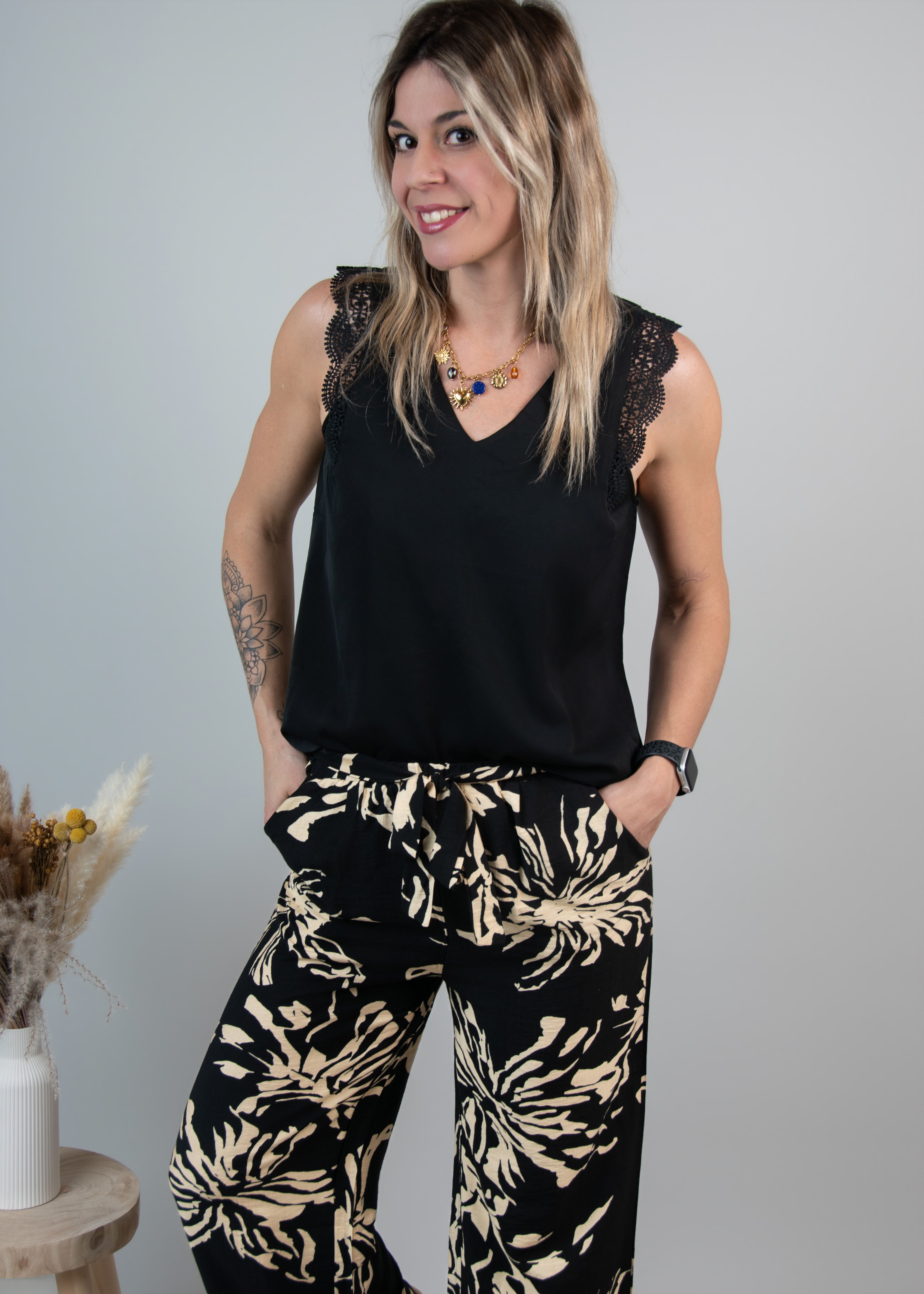 Blouse Noire dentelle femme