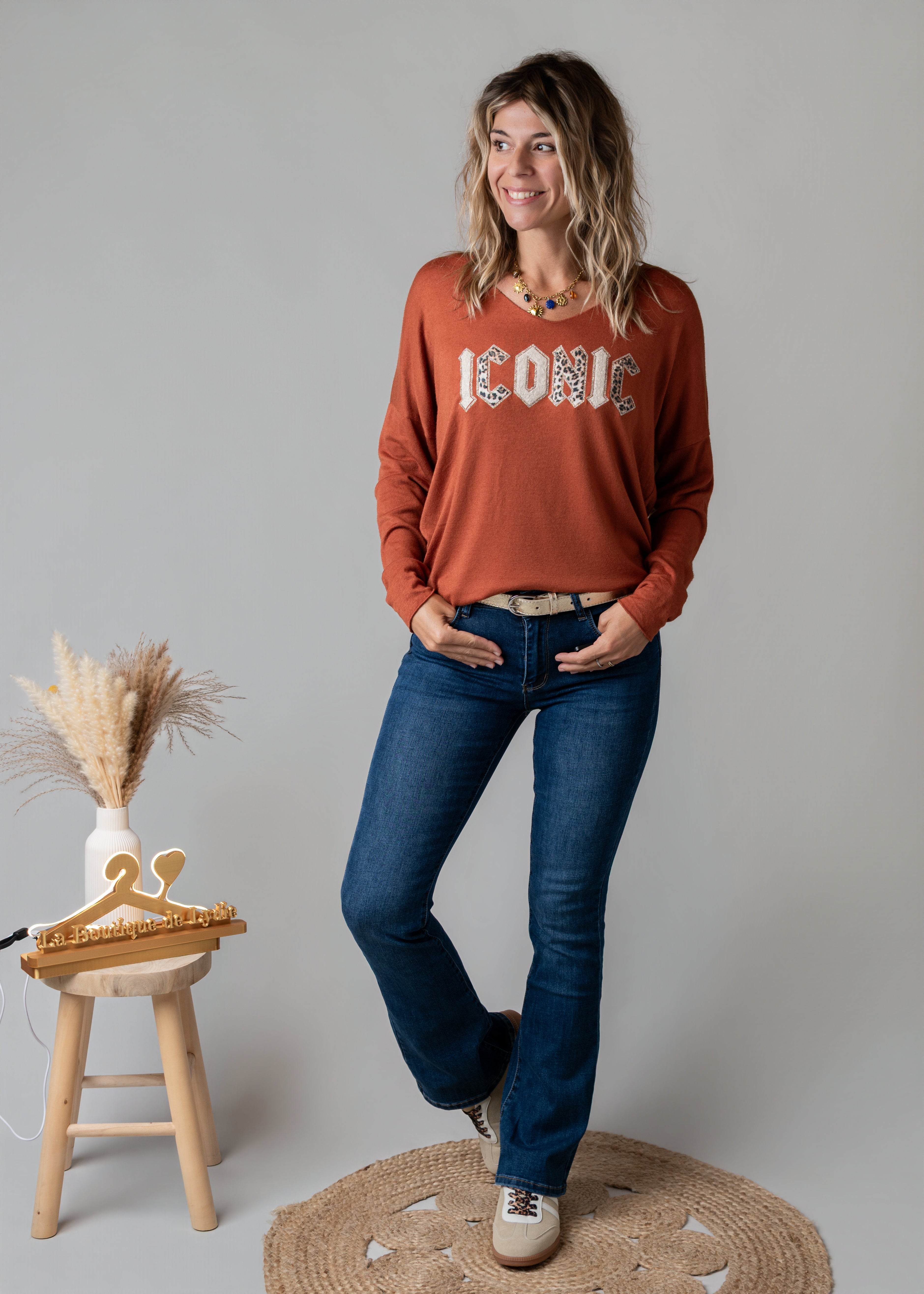 Pull fin col V terracotta Iconic