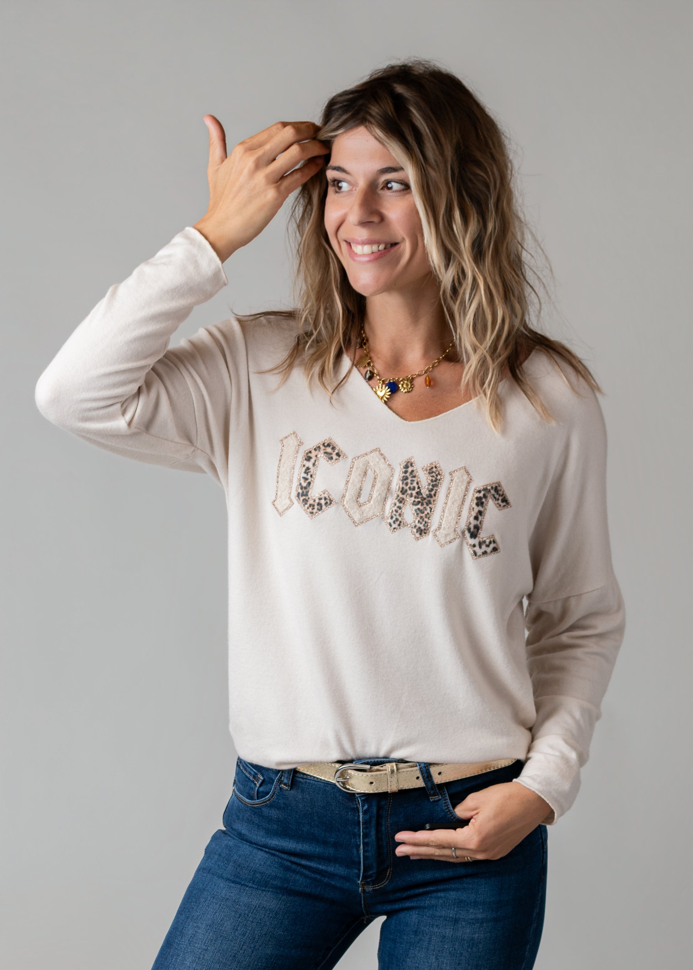 Pull fin col V écru Iconic la boutique de lydie