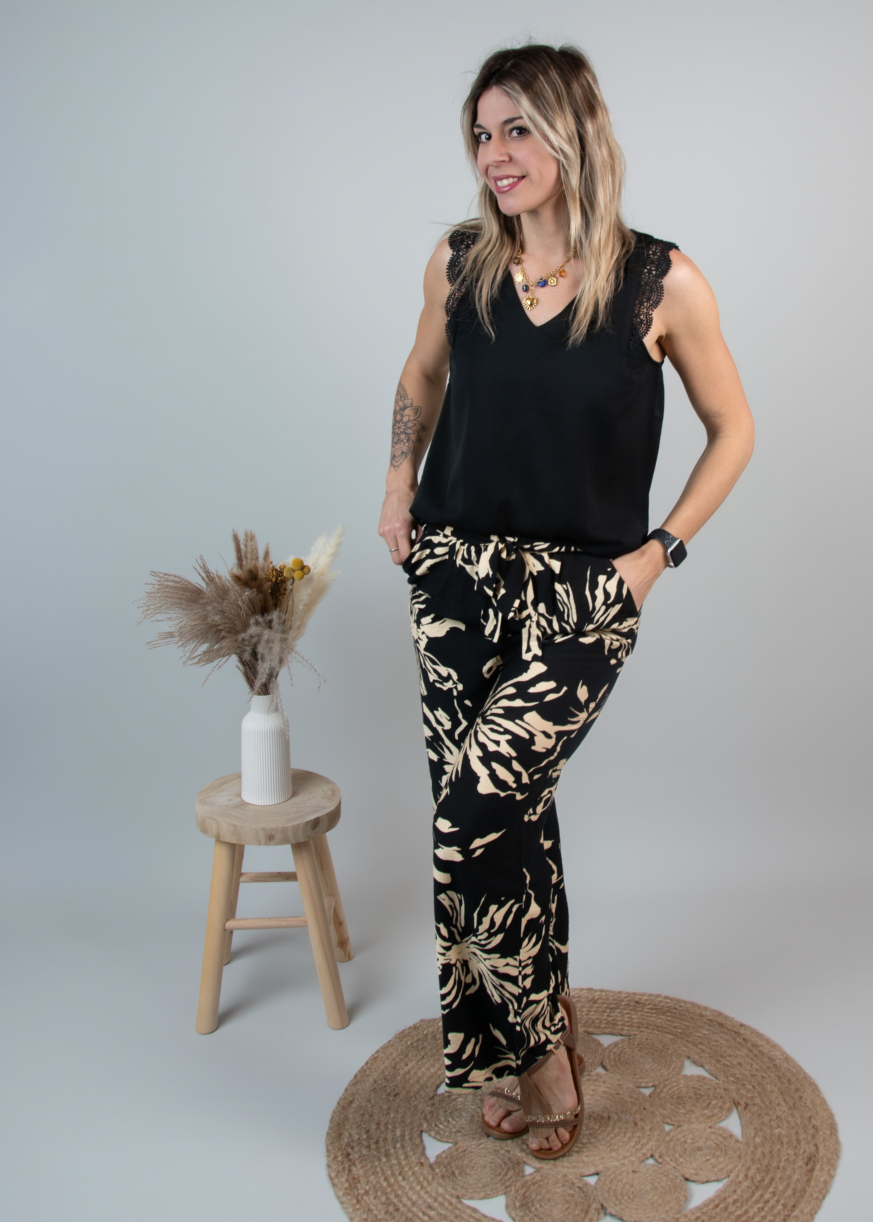 Pantalon fluide large noir et beige femme