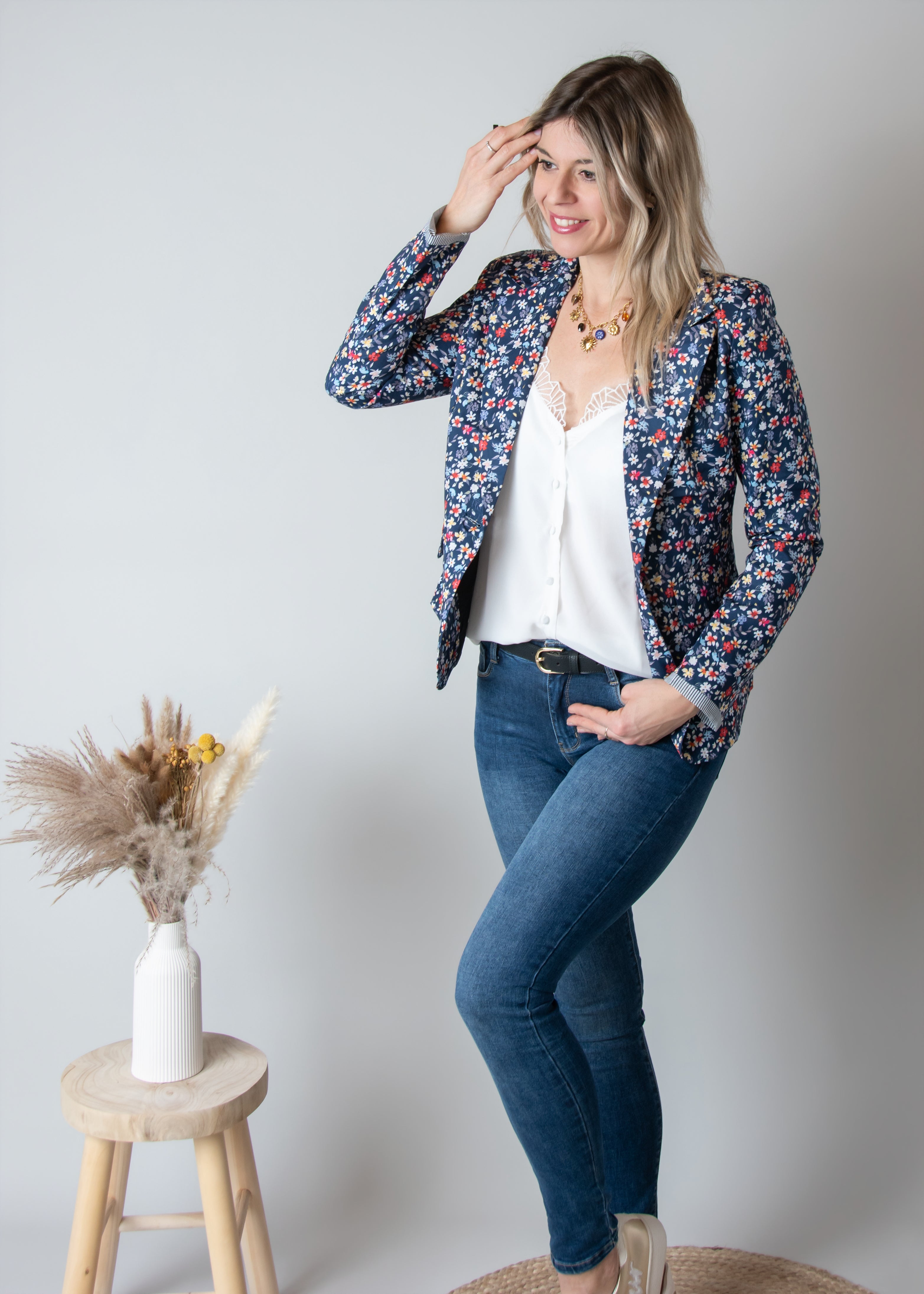 Blazer bleu motif fleuri la boutique de lydie