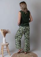 Blouse kaki, col V avec dentelle&nbsp;