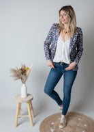 Blazer bleu motif fleuri la boutique de lydie