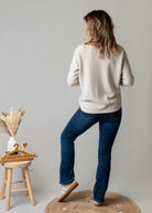 Pull col V beige brodé Amour