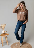 Pull col V camel brodé Amour 