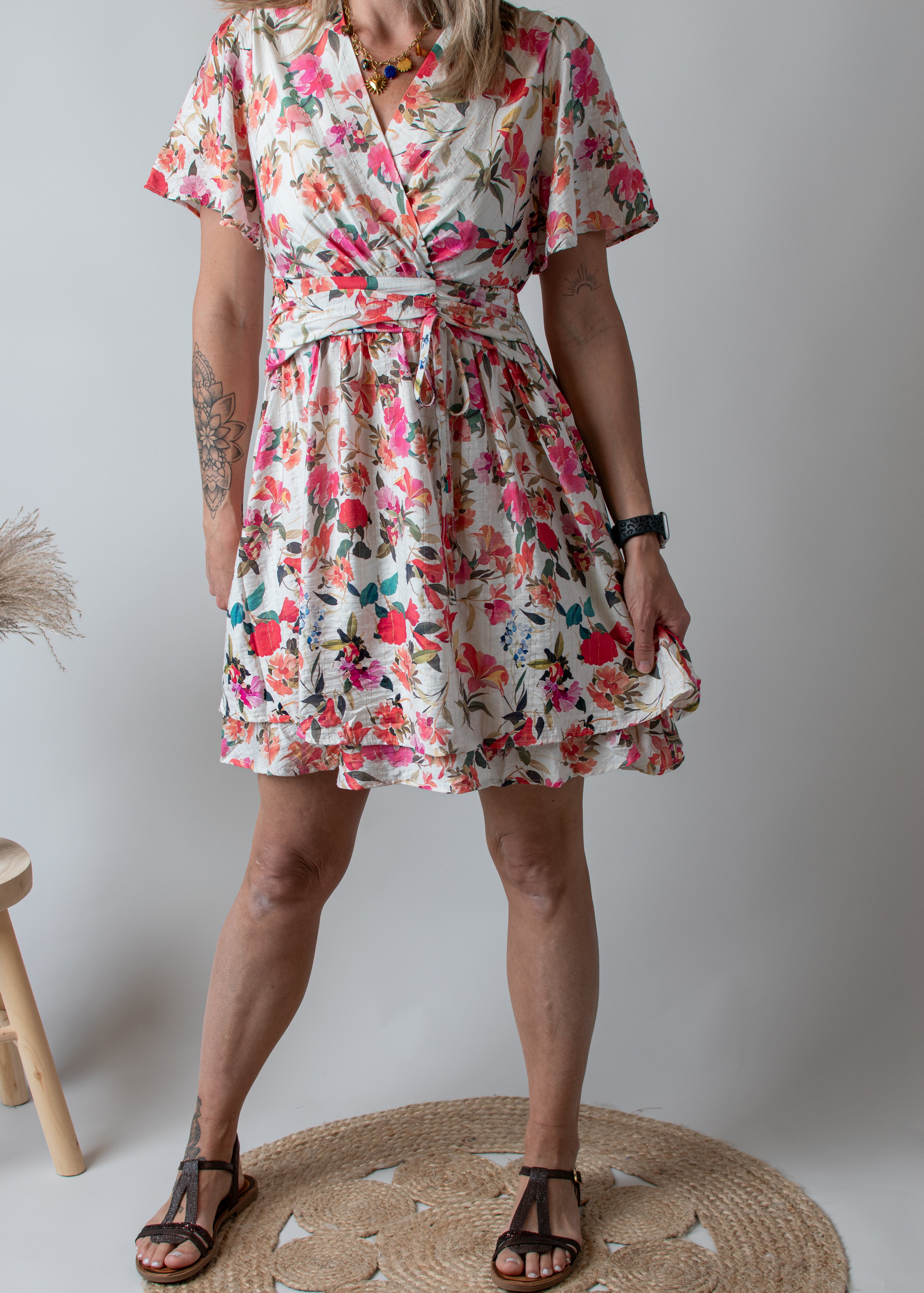 Robe Courte Blanc Cassé Fleuri