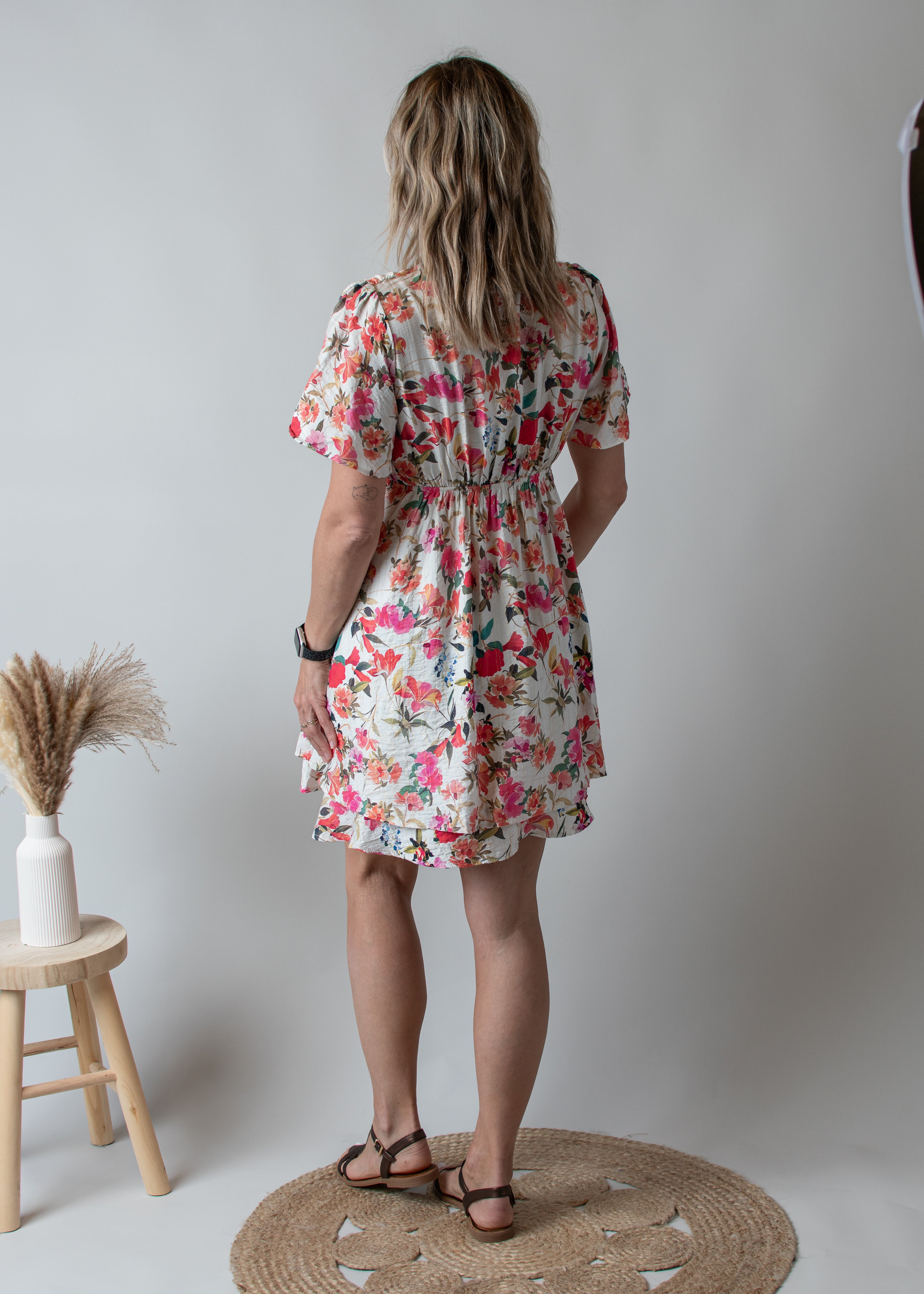 Robe Courte Blanc Cassé Fleuri