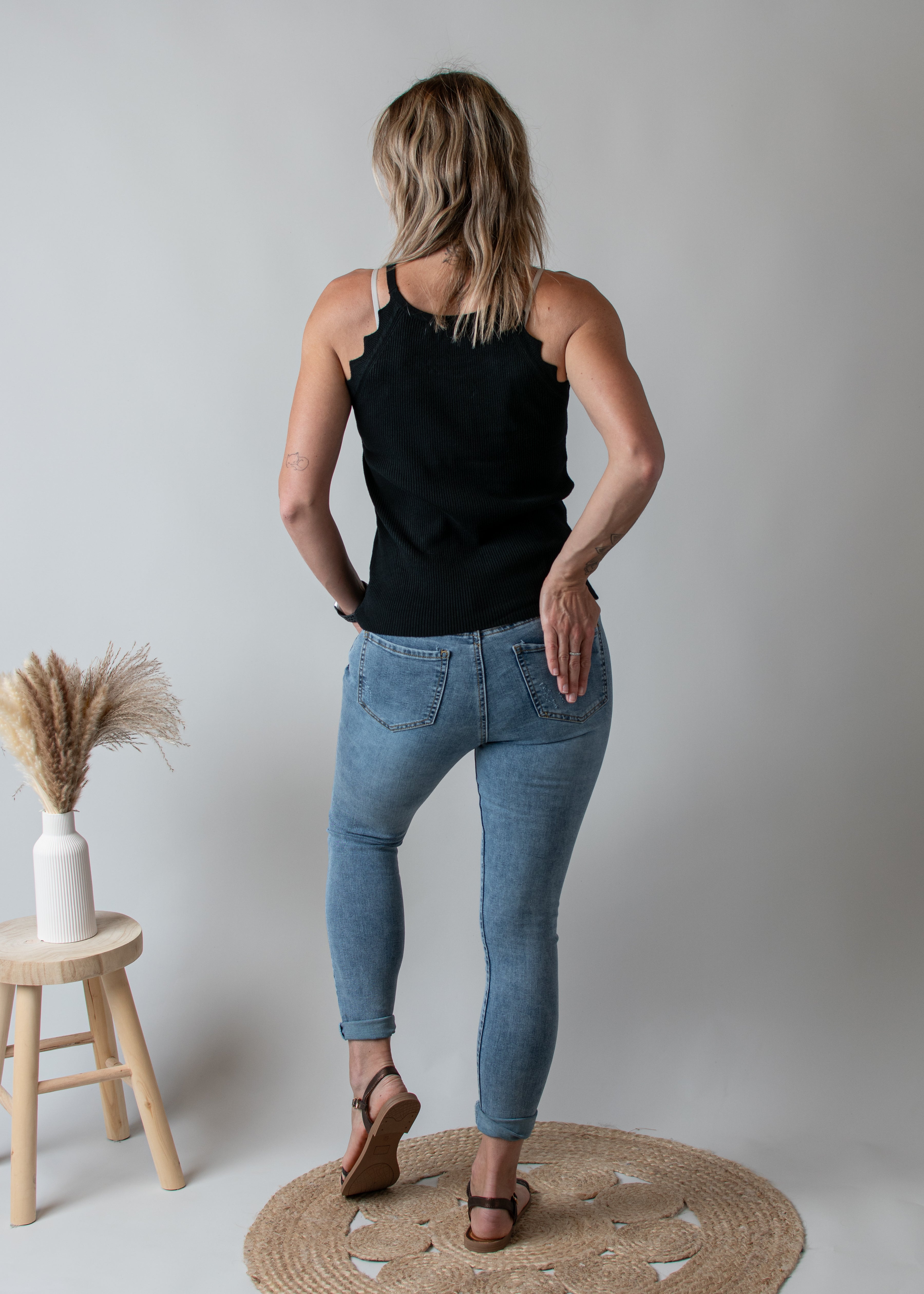 Débardeur côtelée noir coupe américaine la boutique de Lydie