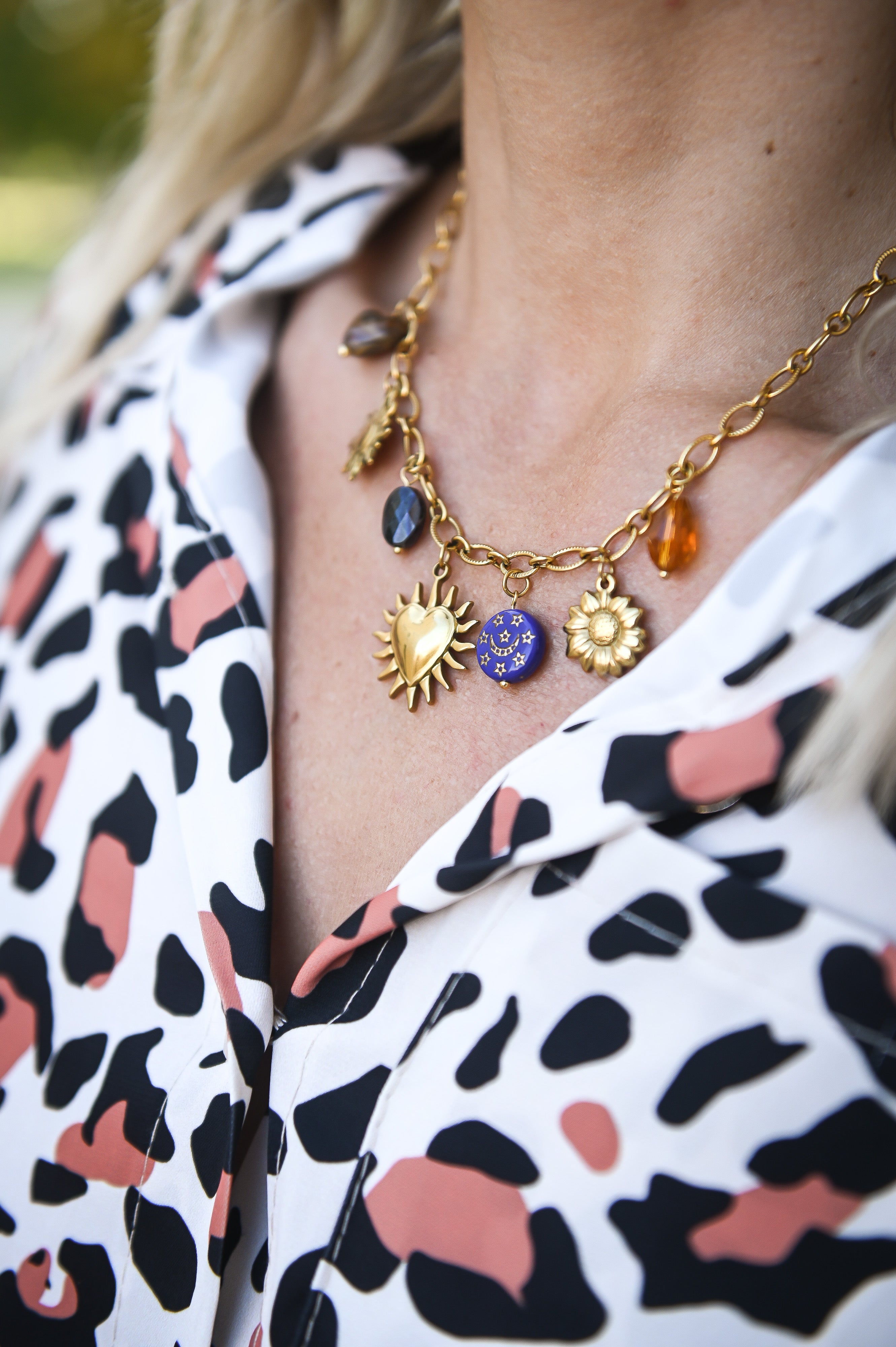 Collier charms soleil lune en acier inoxydable doré la boutique de lydie