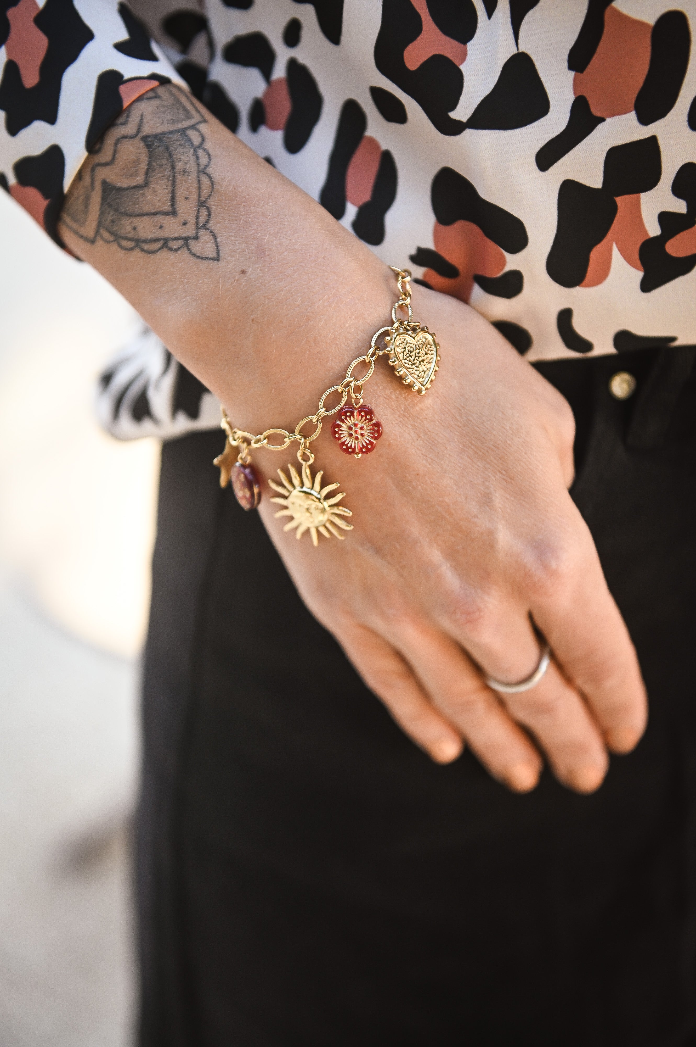 Bracelet charms doré Soleil la boutique de lydie
