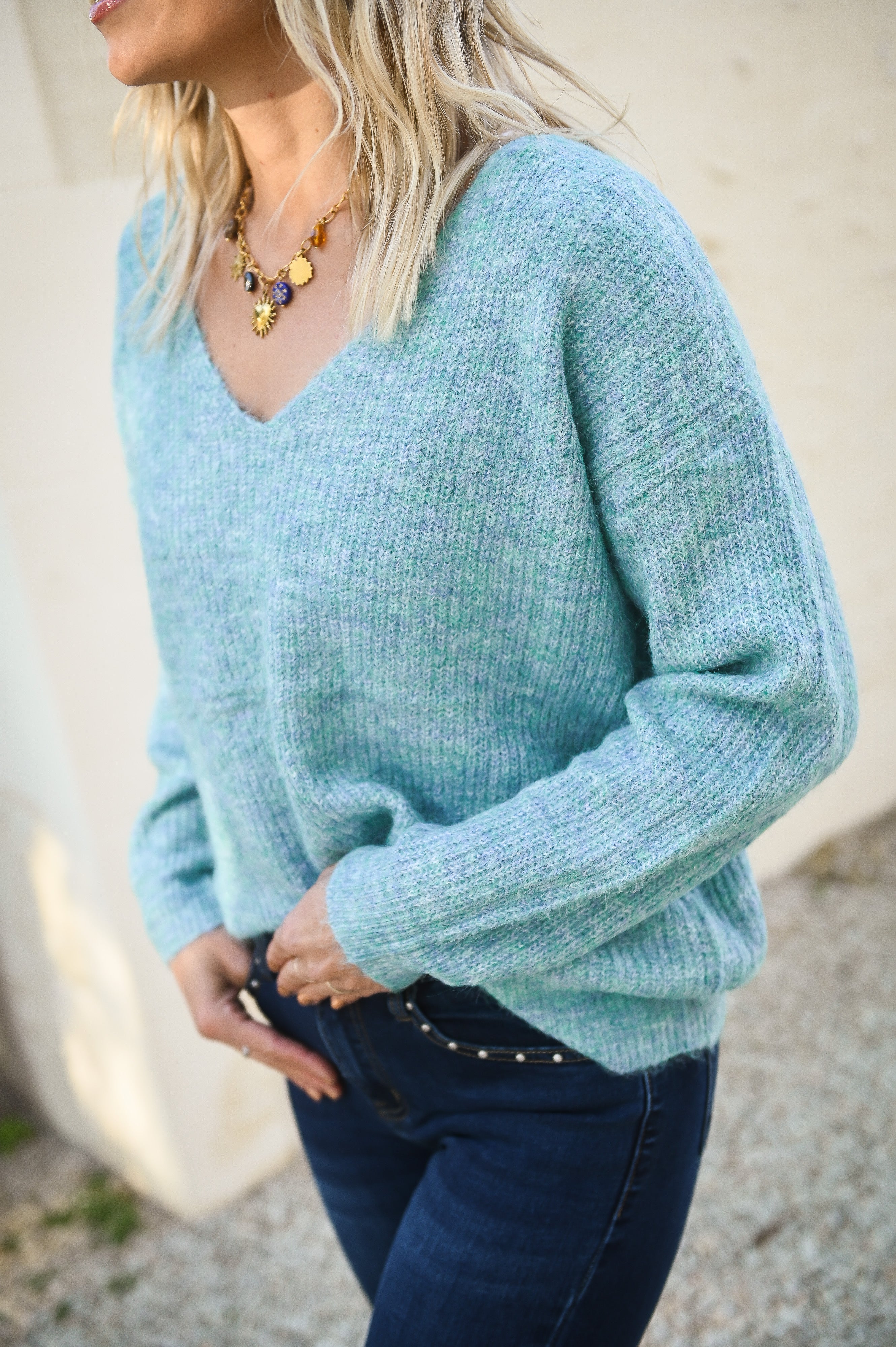 Pull vert col V femme