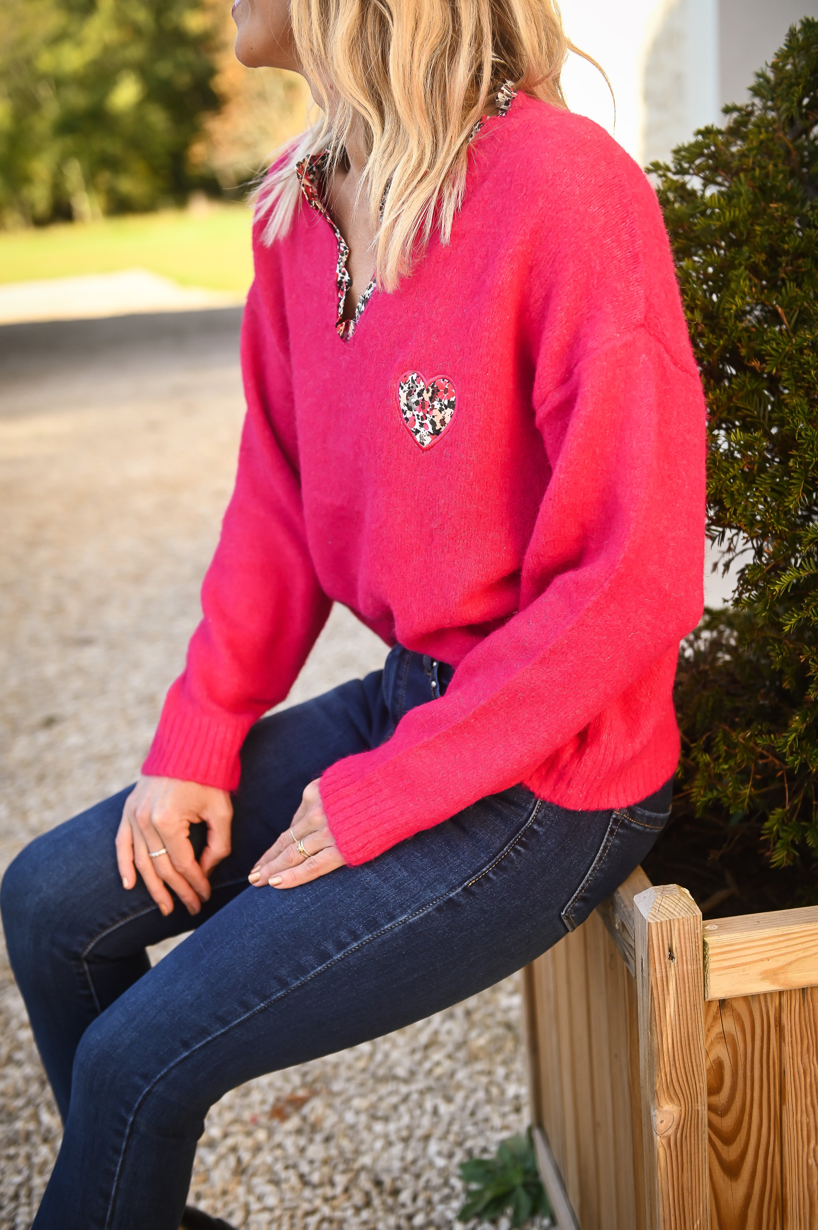 Pull fuchsia col V fleuri la boutique de lydie