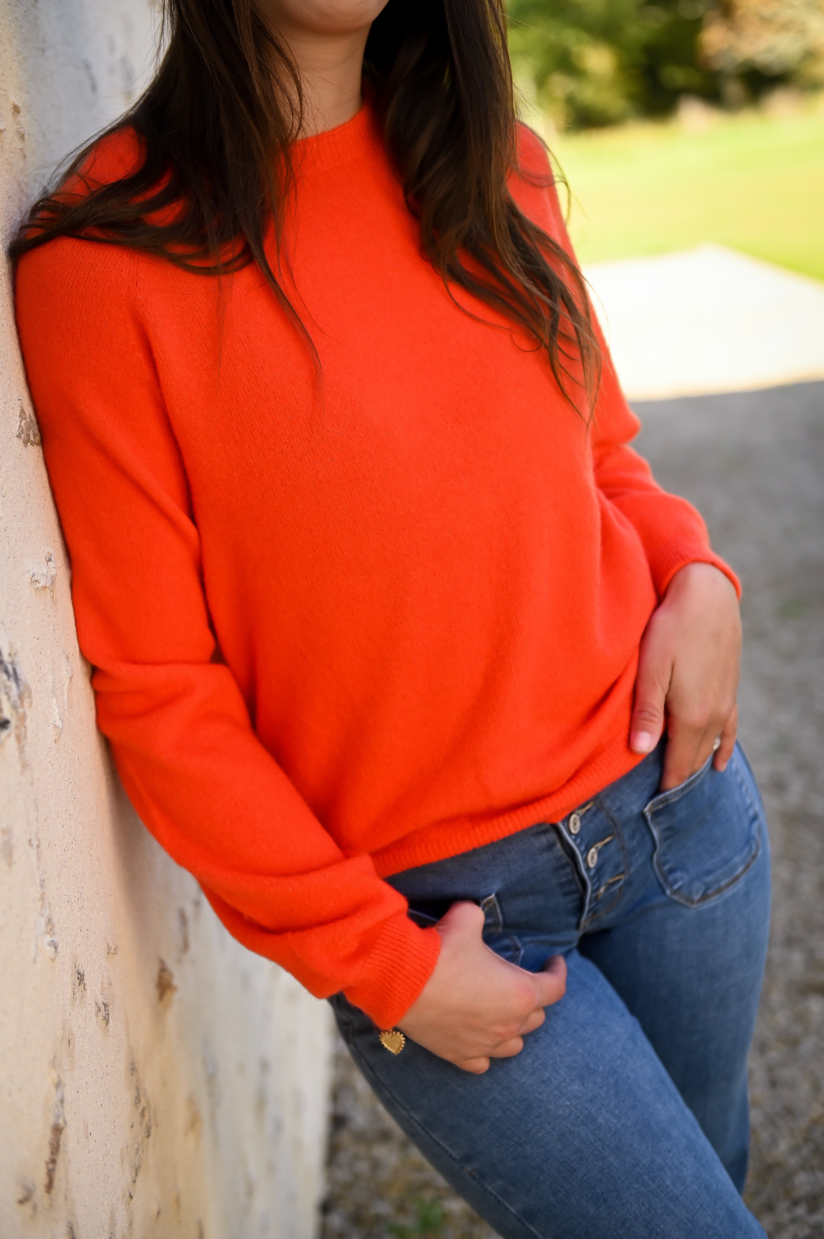 Pull orange, col rond, matière douce la boutique de lydie