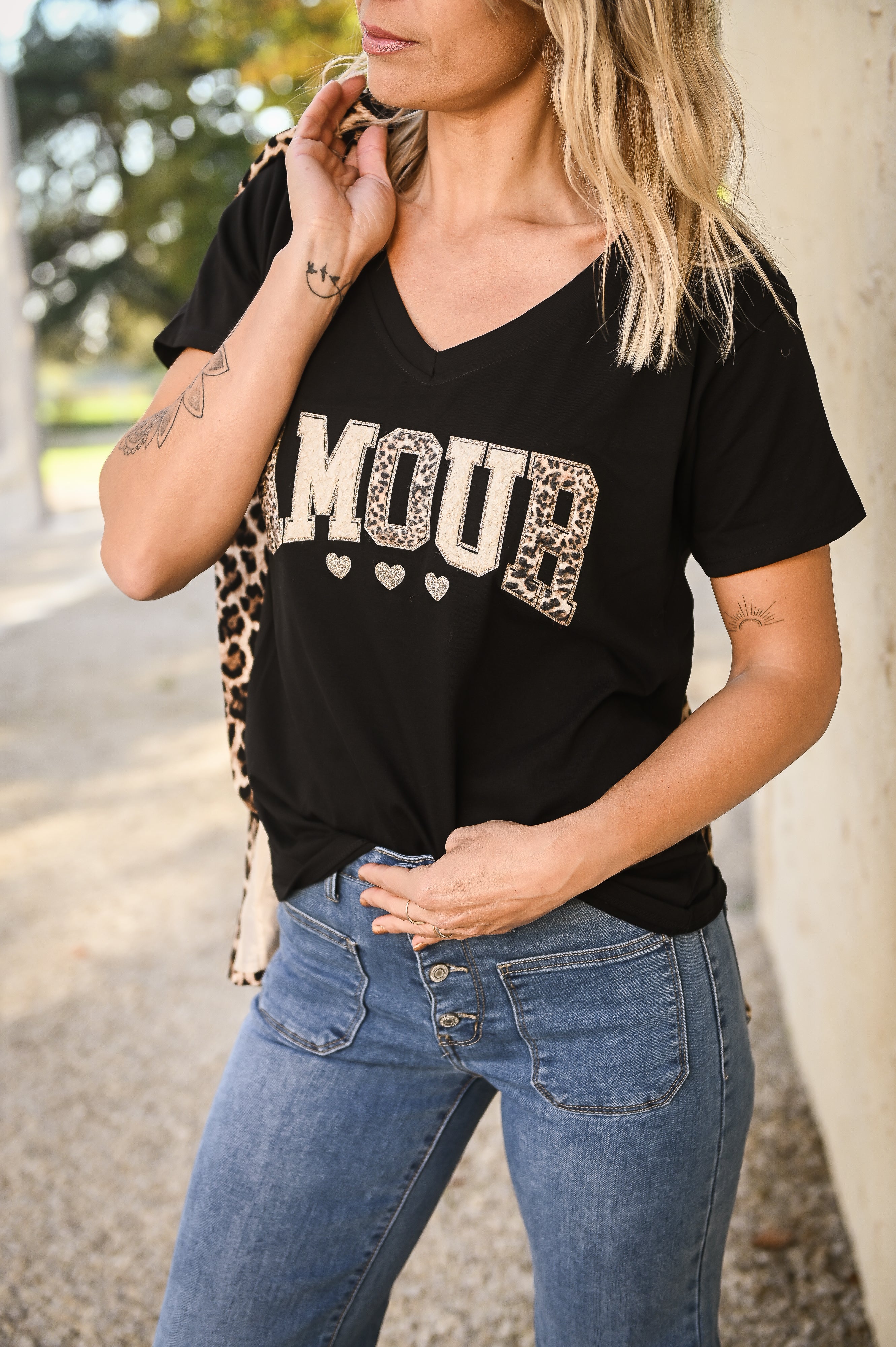 T-shirt noir, Brodé "Amour" la boutique de lydie