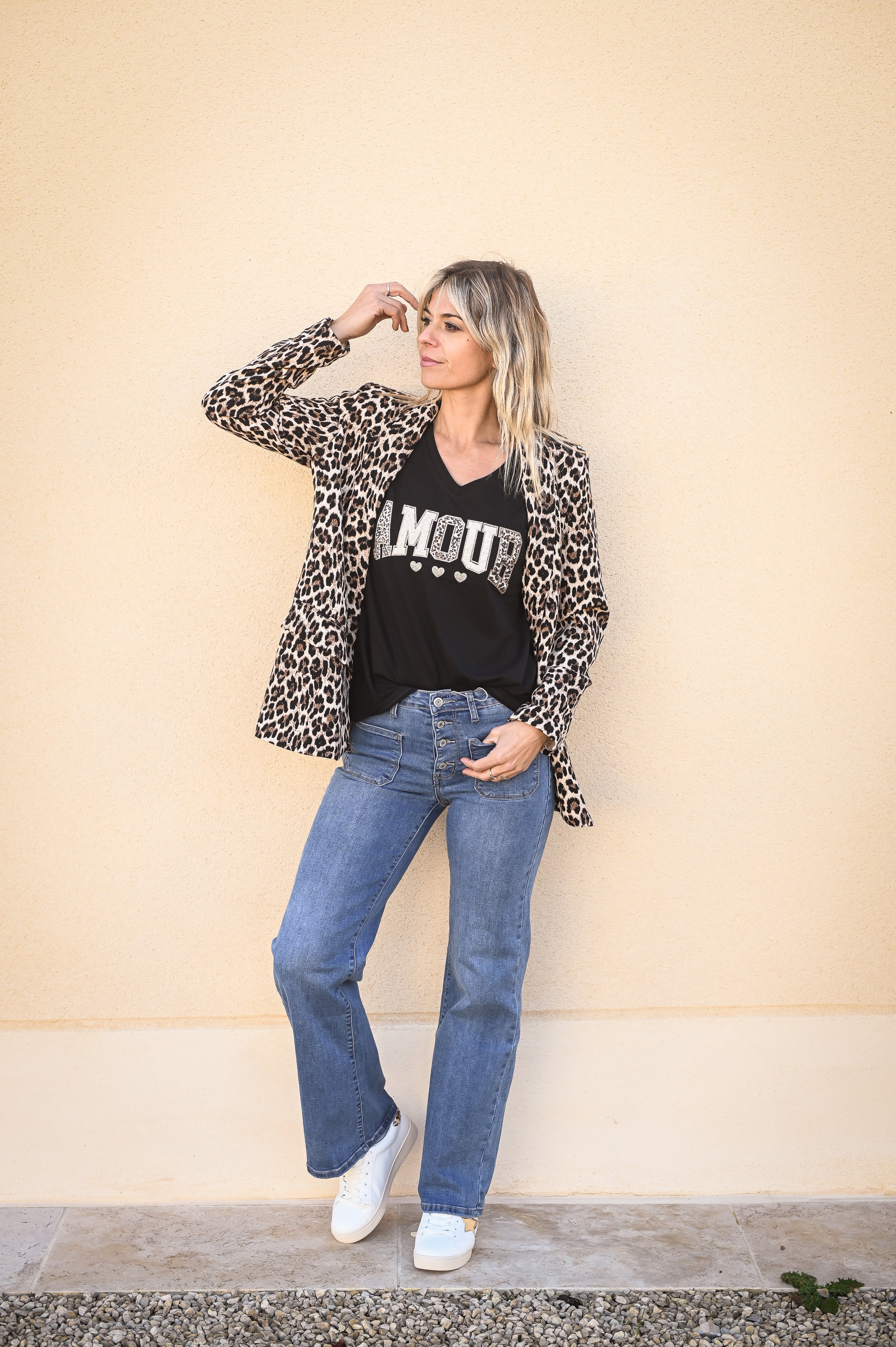T-shirt noir, Brodé "Amour" la boutique de lydie