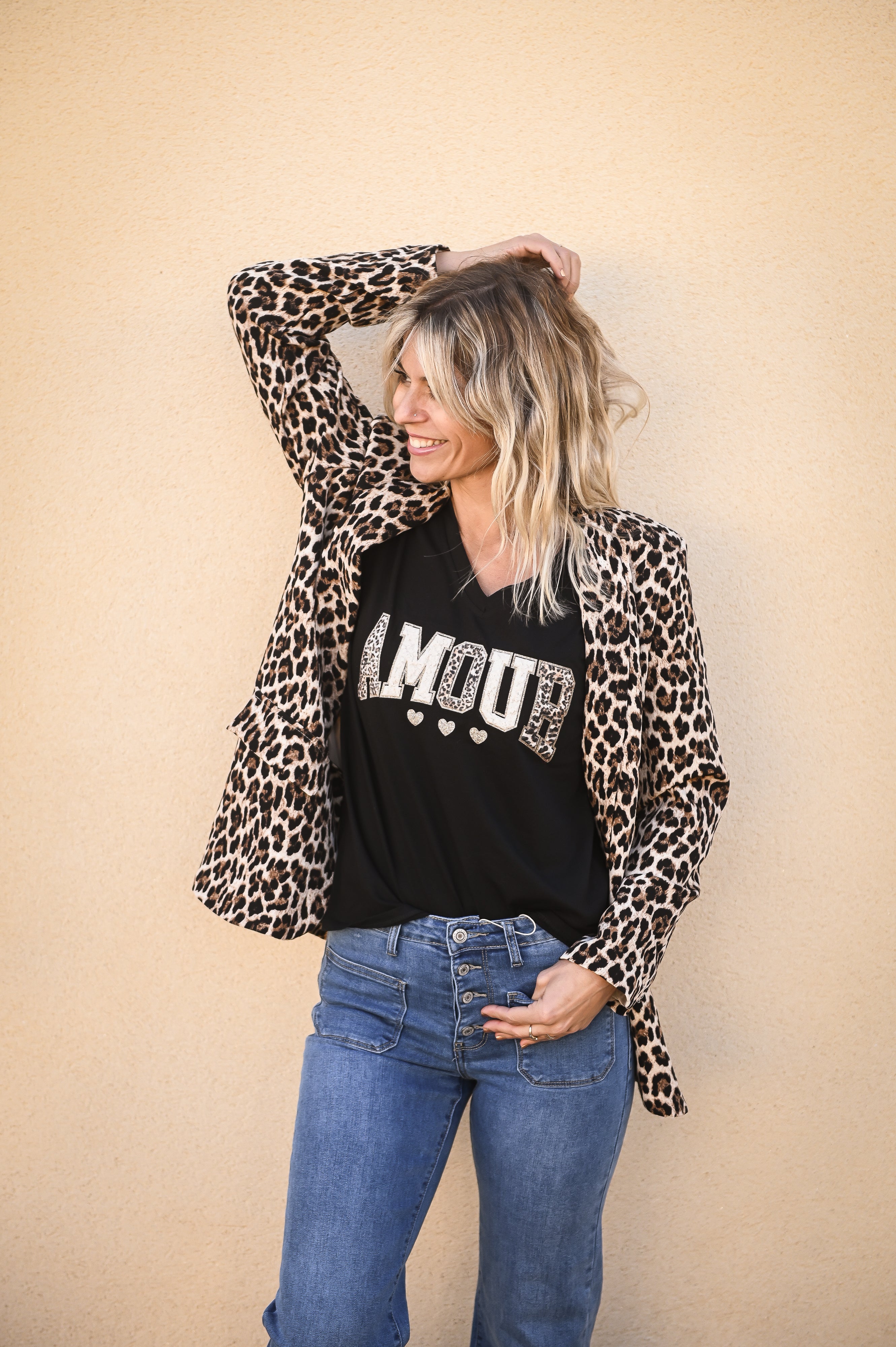 T-shirt noir, Brodé "Amour" la boutique de lydie