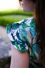 Charger l&#39;image dans la galerie, Blouse verte fleuri manche courte 
