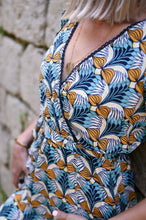 Charger l&#39;image dans la galerie, Robe longue motif bleu et orange la boutique de lydie
