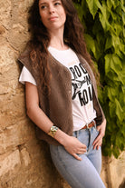 Gilet sans manches taupe, effet bouclée la boutqiue de lydie