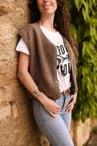 Gilet sans manches taupe, effet bouclée la boutqiue de lydie