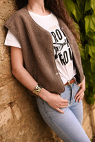Gilet sans manches taupe, effet bouclée la boutqiue de lydie