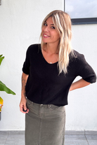 Pull noir, col V, manches 3/4, matière douce la boutique de lydie 