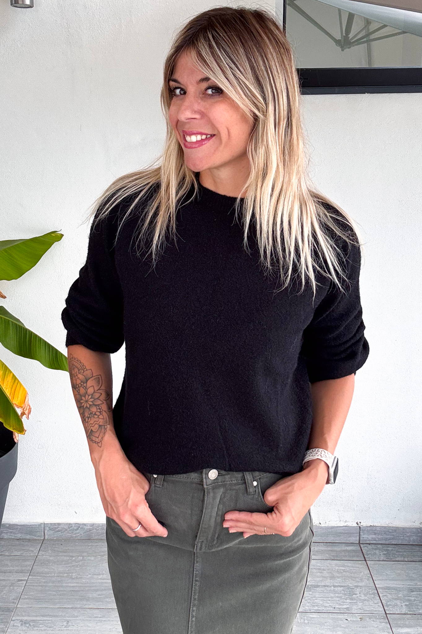Pull noir, col rond, matière douce la boutique de lydie 