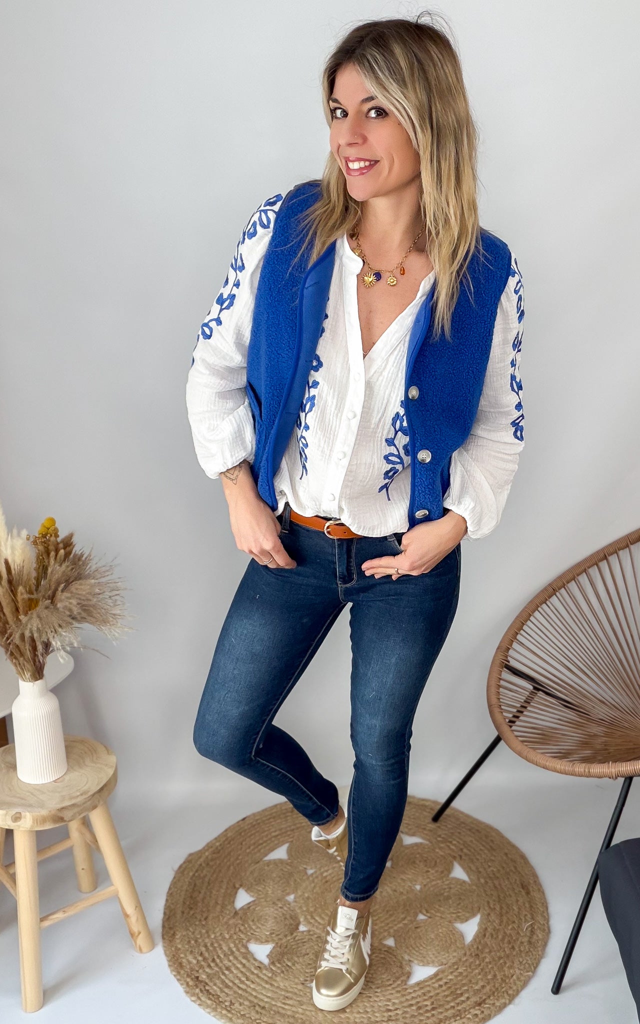Gilet Sans Manches  en Laine Bouclée – Bleu Roi la boutique de lydie