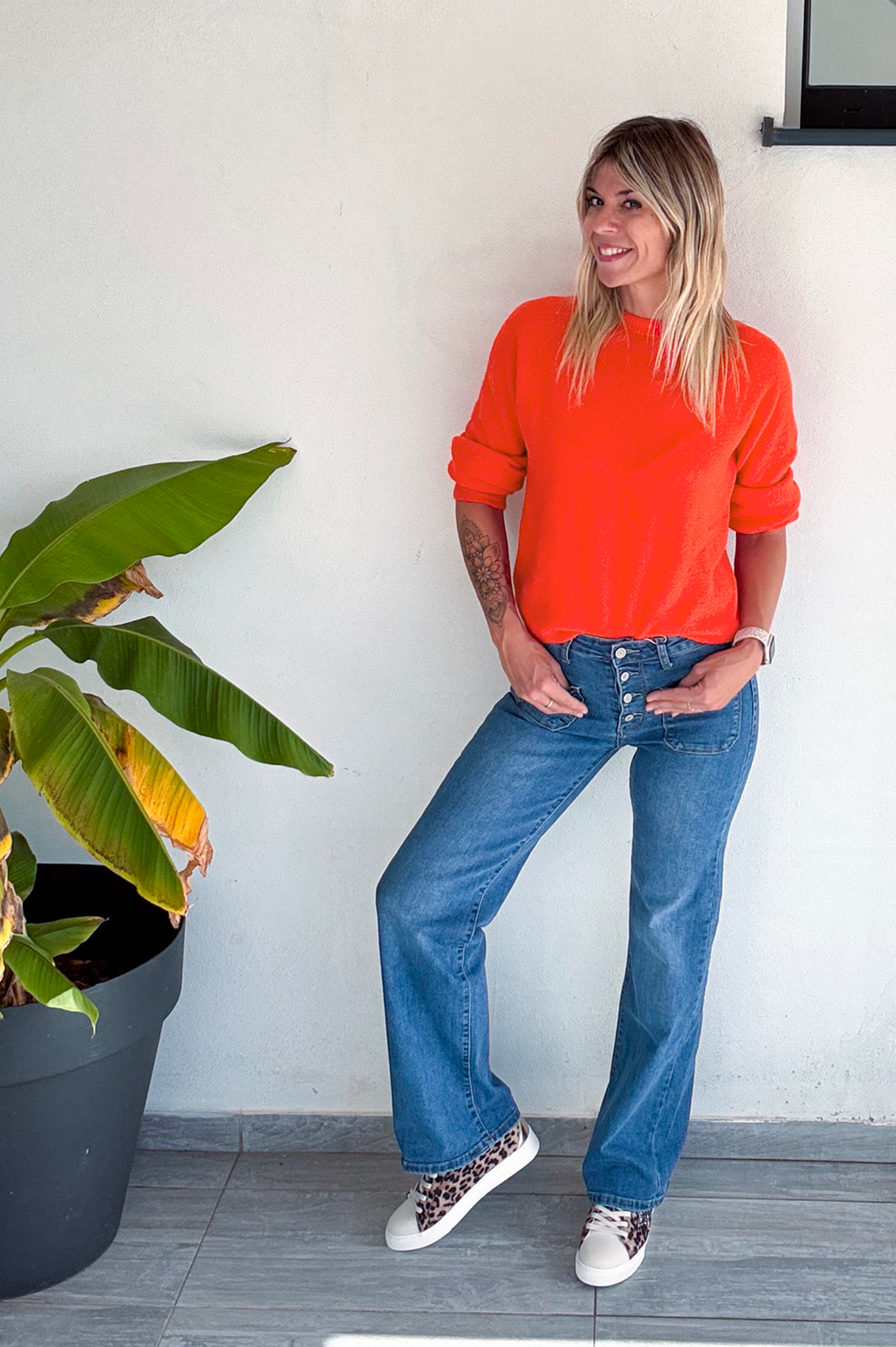 Pull orange, col rond, matière douce la boutique de lydie