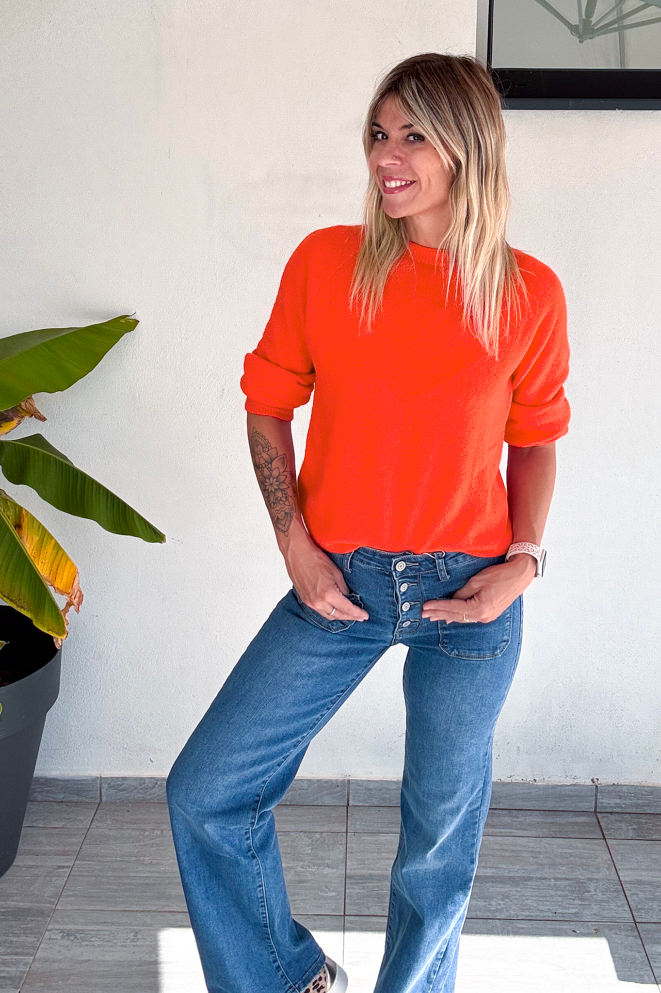 Pull orange, col rond, matière douce la boutique de lydie