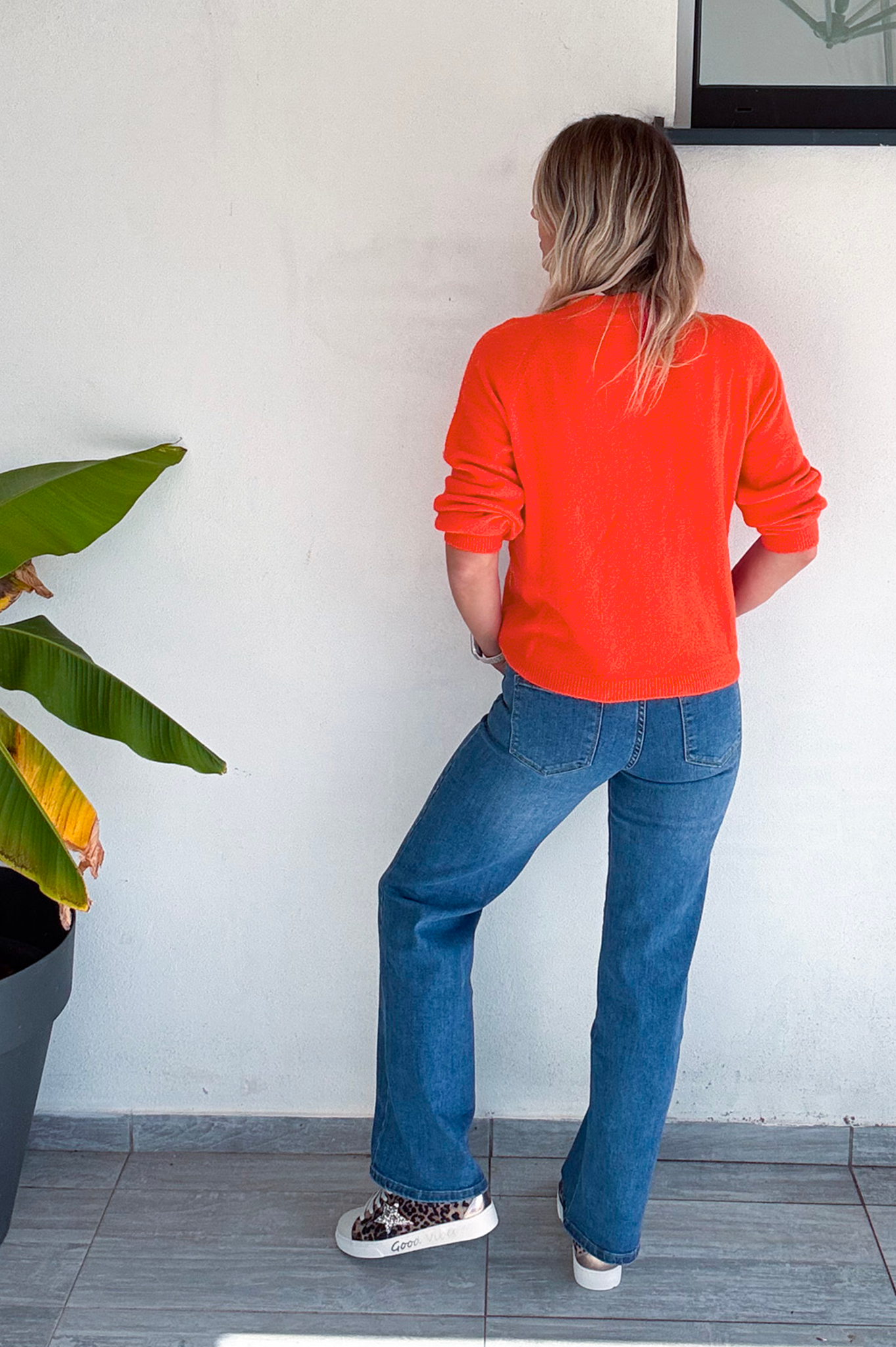 Pull orange, col rond, matière douce la boutique de lydie