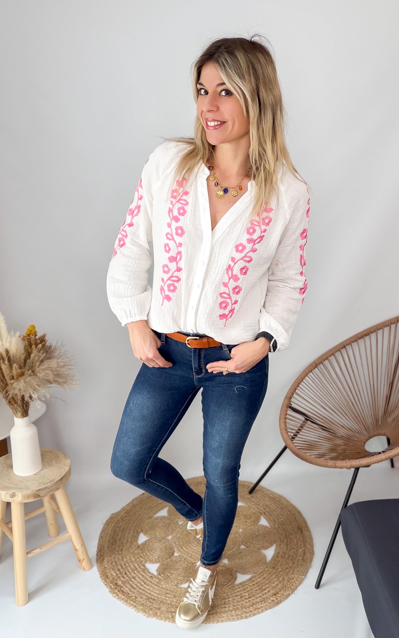Blouse  en Gaze de Coton Blanche – Broderie Rose