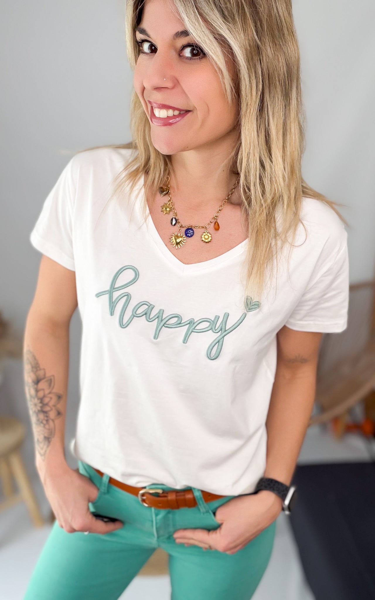 T-shirt blanc brodé "Happy" vert clair la boutique de lydie