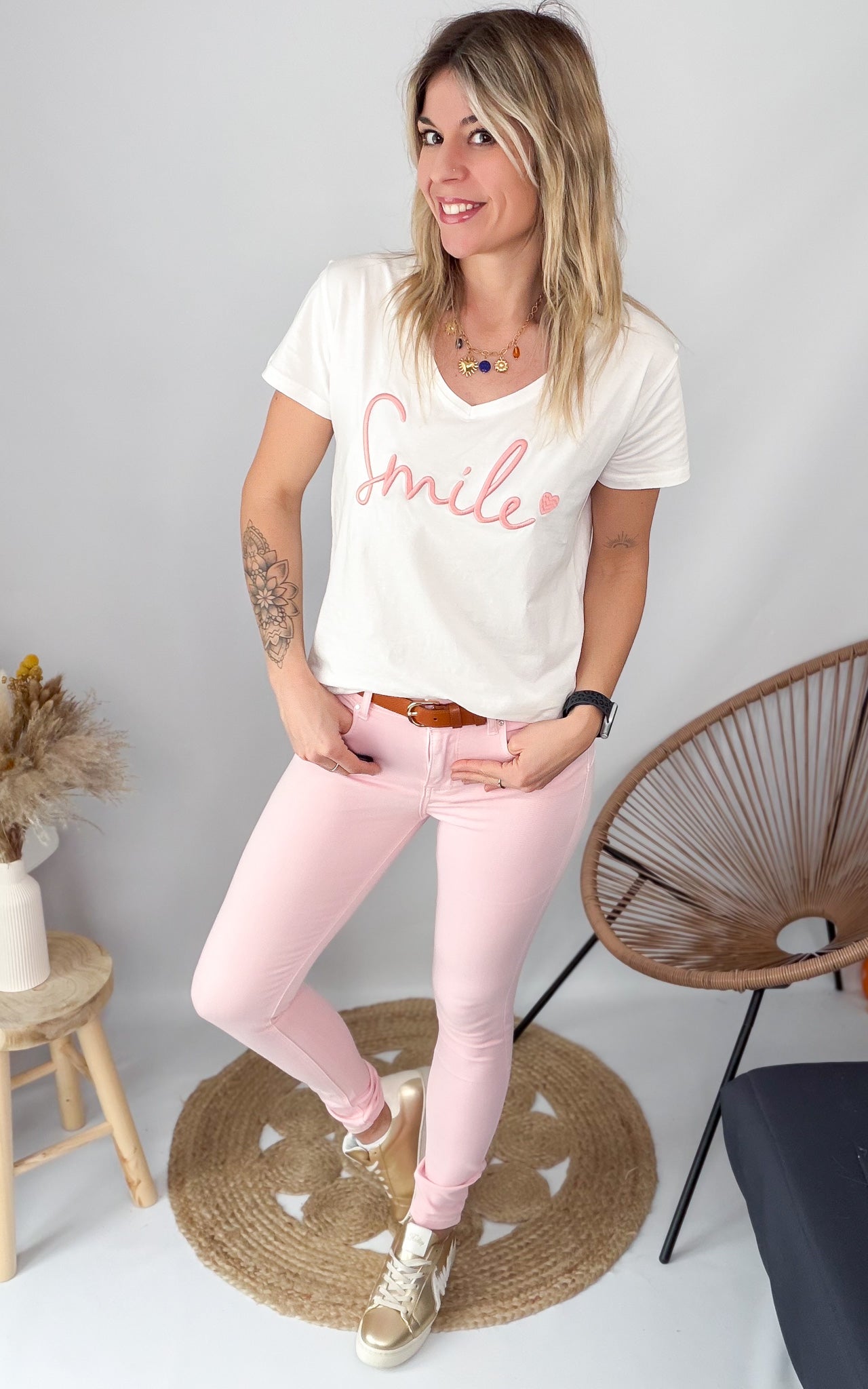 T-shirt blanc brodé "Smile" rose la boutique de lydie