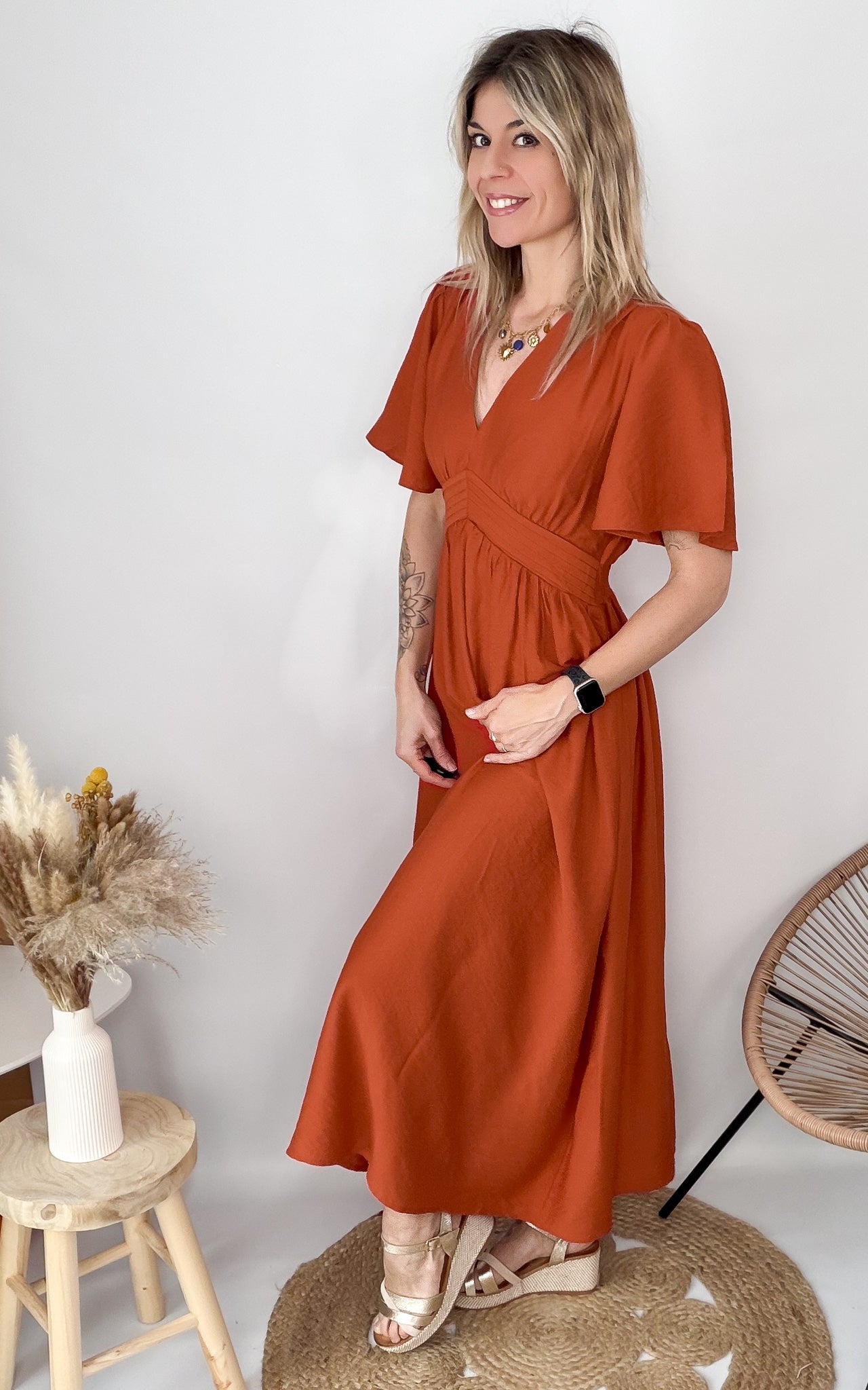 Robe longue fluide terracotta au style bohème chic