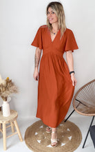 Robe longue fluide terracotta au style bohème chic