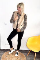 Gilet sans manches beige fourrure la boutique de lydie 