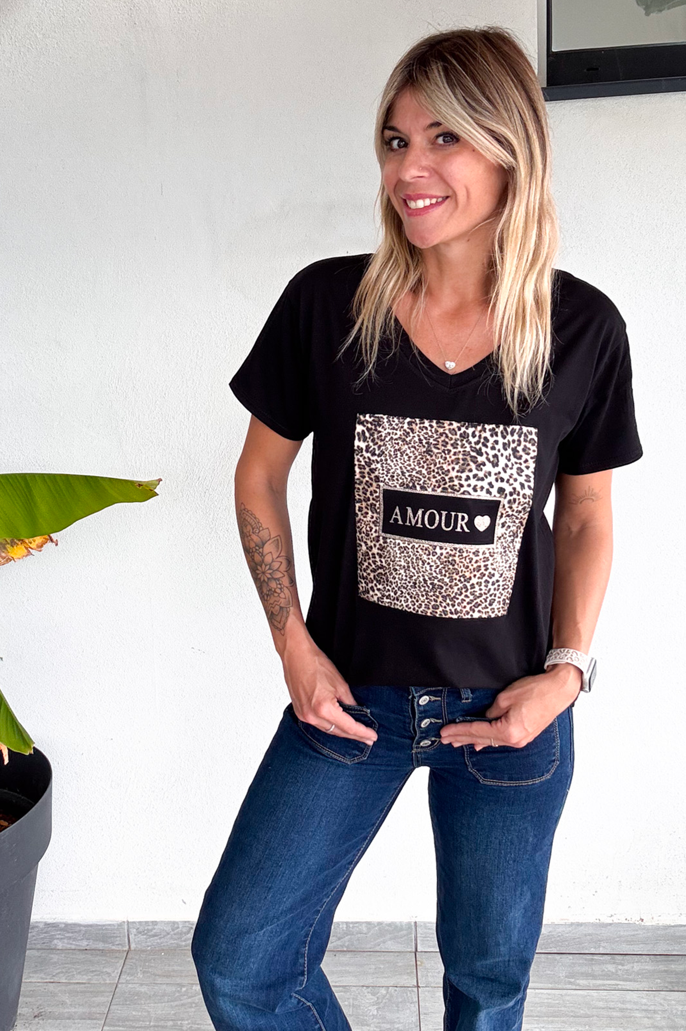 T-shirt noir, avec carré léopard la boutique de lydie