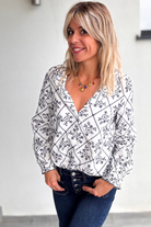 Blouse coton blanche avec broderie marine