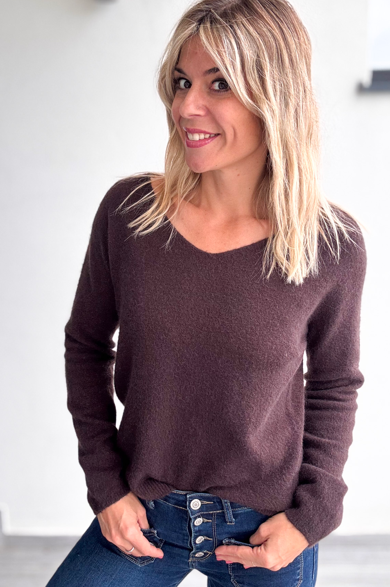 Pull marron chocolat, col V, matière douce la boutique de lydie 